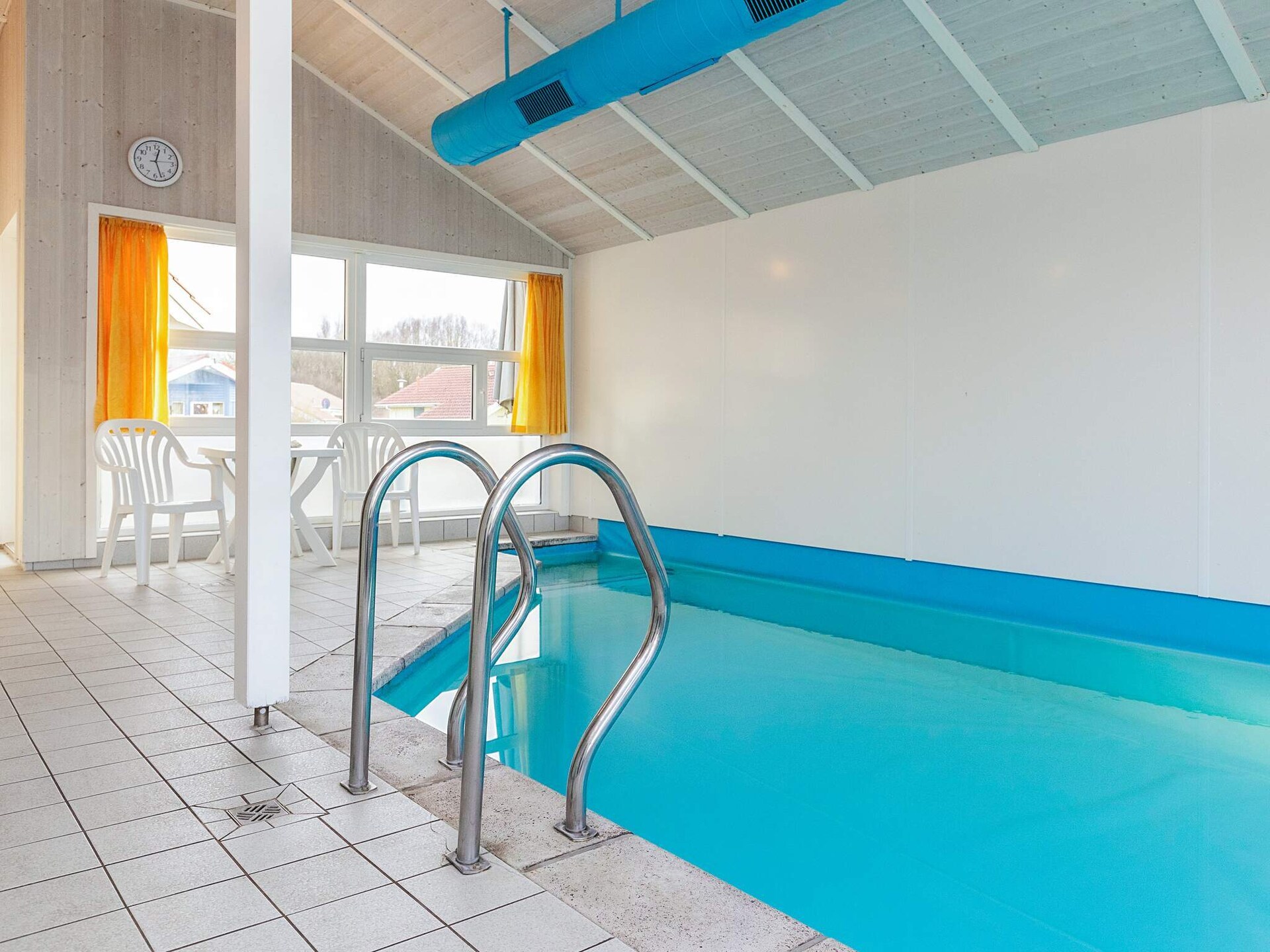 Ruim Scandinavisch vakantiehuis aan het meer met privézwembad en sauna - foto 2