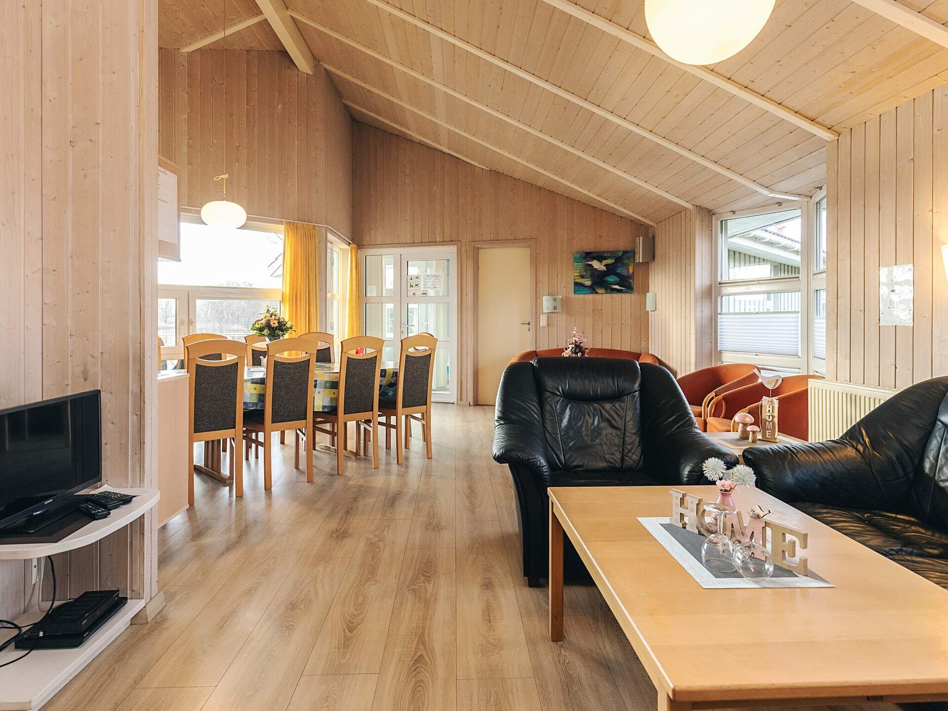 Ruim Scandinavisch vakantiehuis aan het meer met privézwembad en sauna - foto 8
