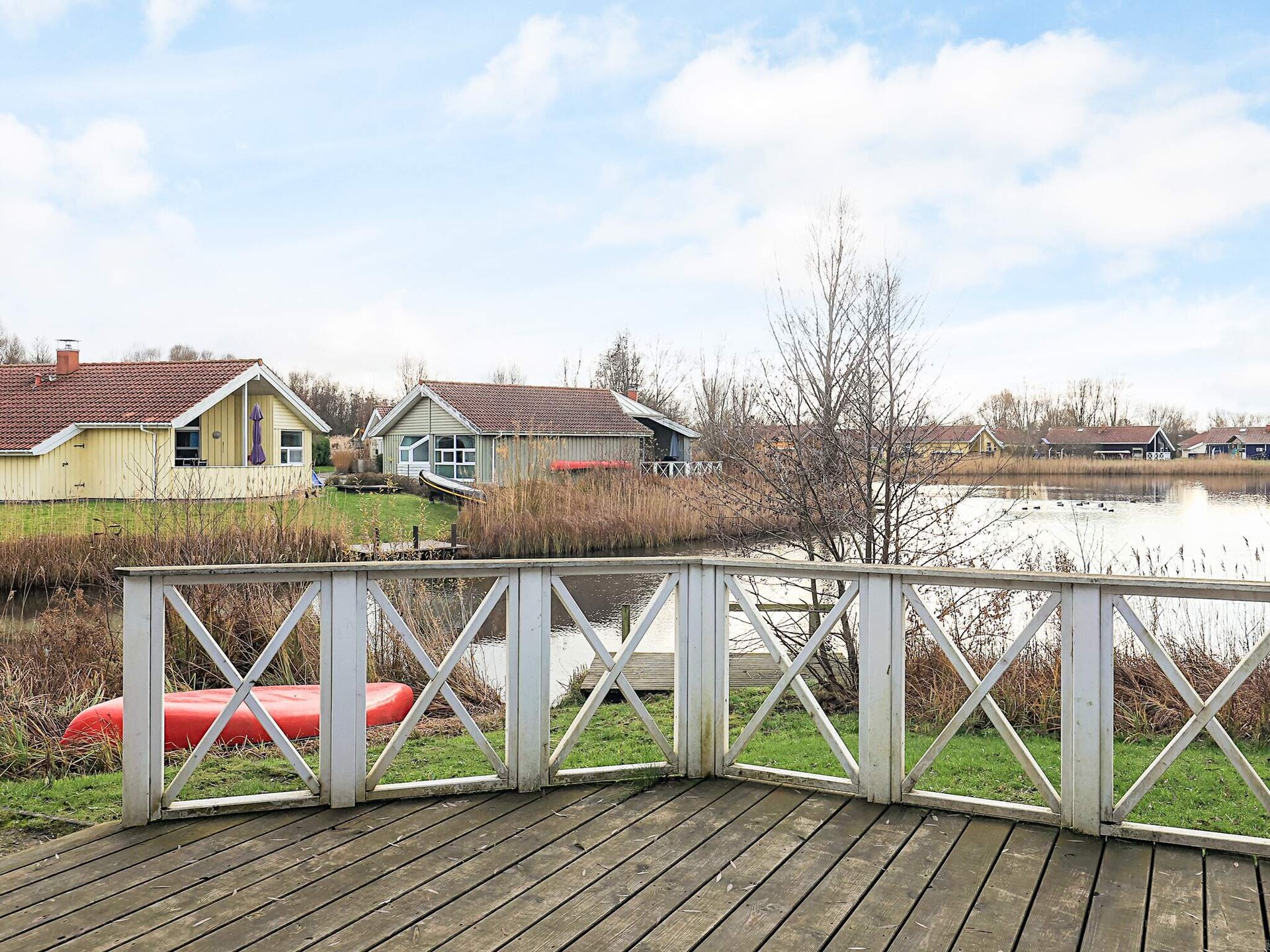 Ruim Scandinavisch vakantiehuis aan het meer met privézwembad en sauna - foto 23