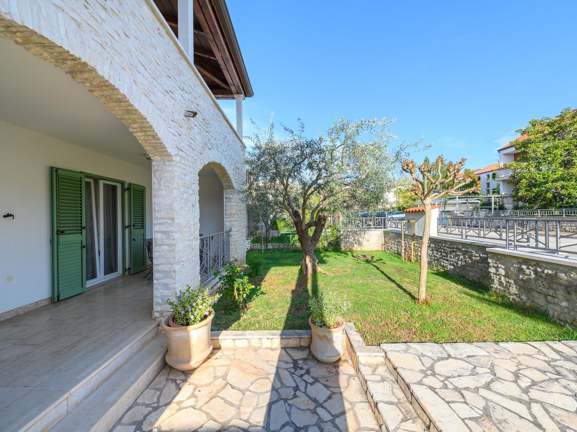 Ruim appartement Inteuro Porec: 4 slaapkamers, tuin, 430m van strand - foto 9