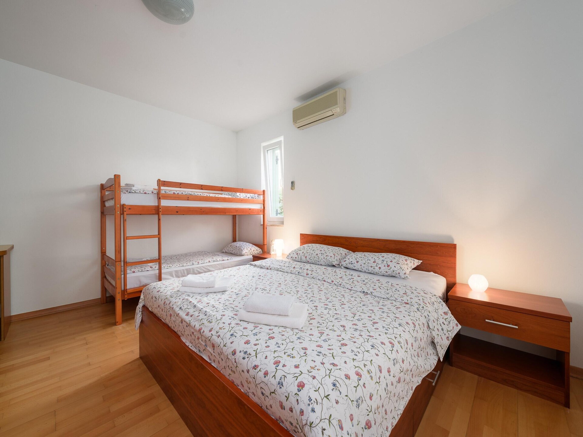 Ruim appartement Inteuro Porec: 4 slaapkamers, tuin, 430m van strand - foto 8