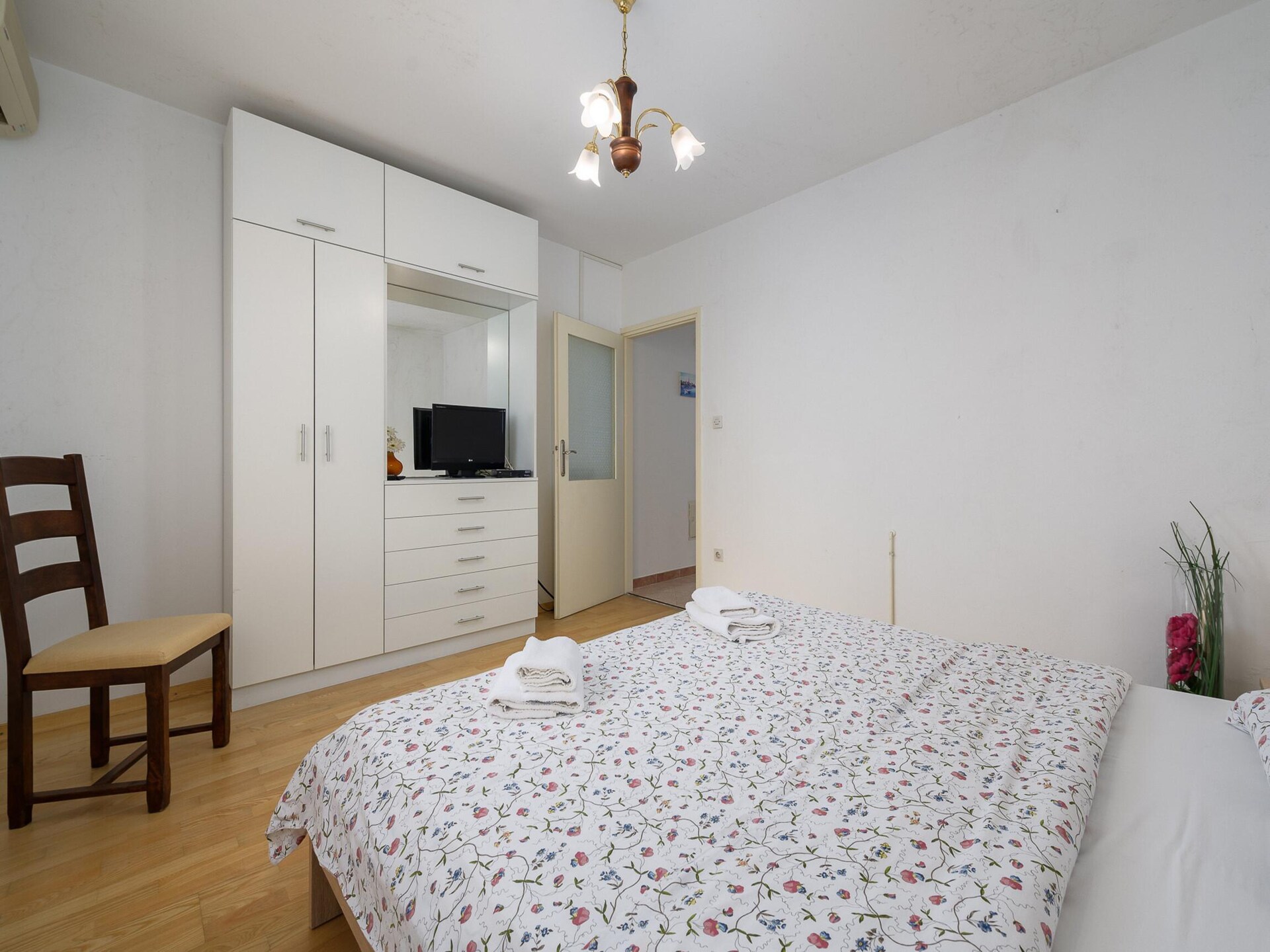 Ruim appartement Inteuro Porec: 4 slaapkamers, tuin, 430m van strand - foto 7