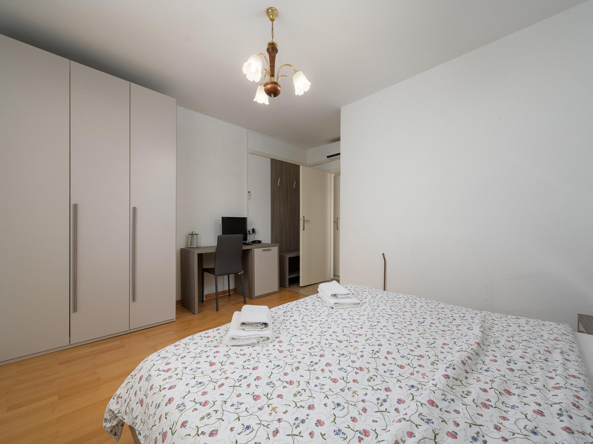 Ruim appartement Inteuro Porec: 4 slaapkamers, tuin, 430m van strand - foto 11