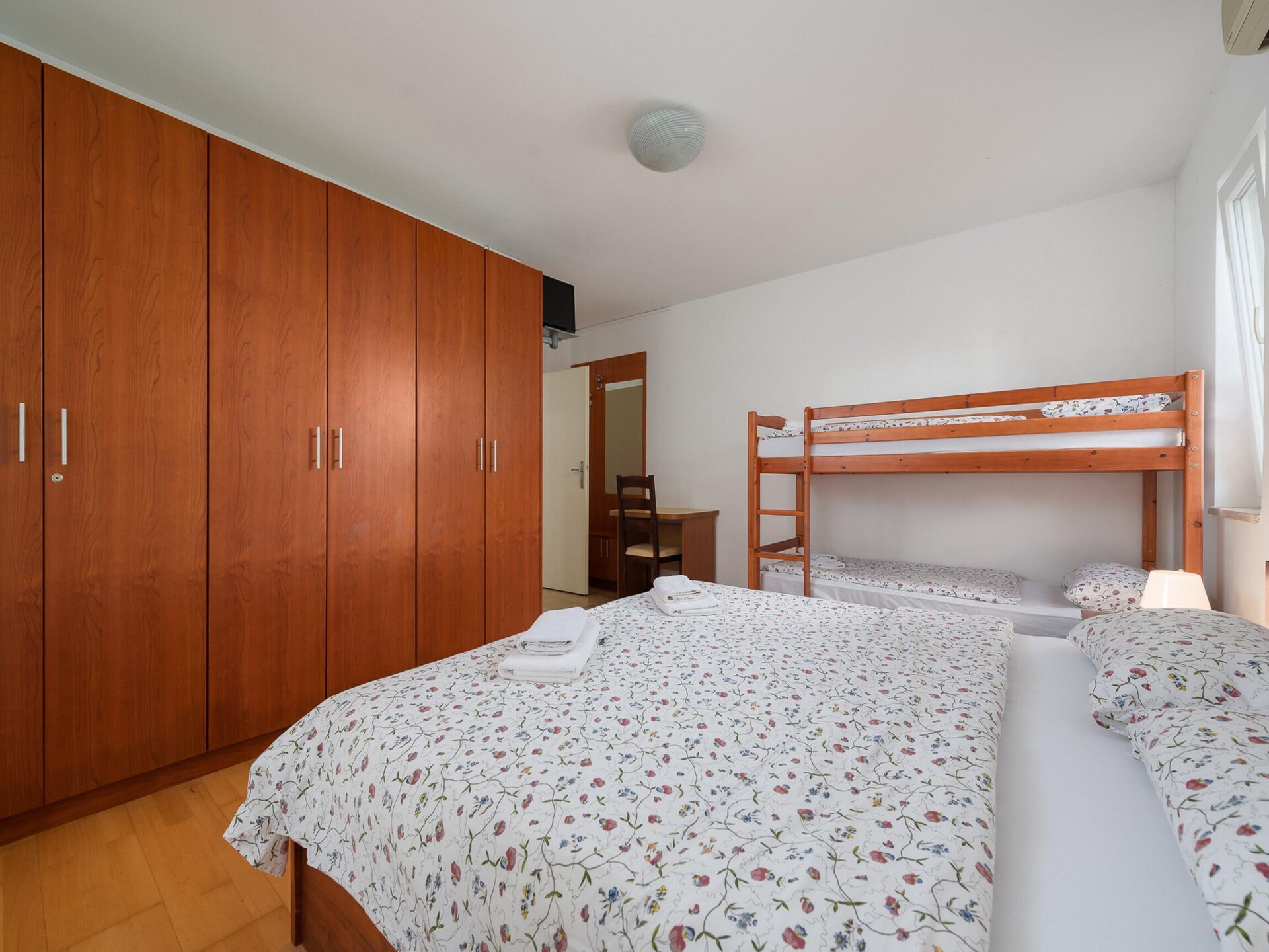 Ruim appartement Inteuro Porec: 4 slaapkamers, tuin, 430m van strand - foto 14