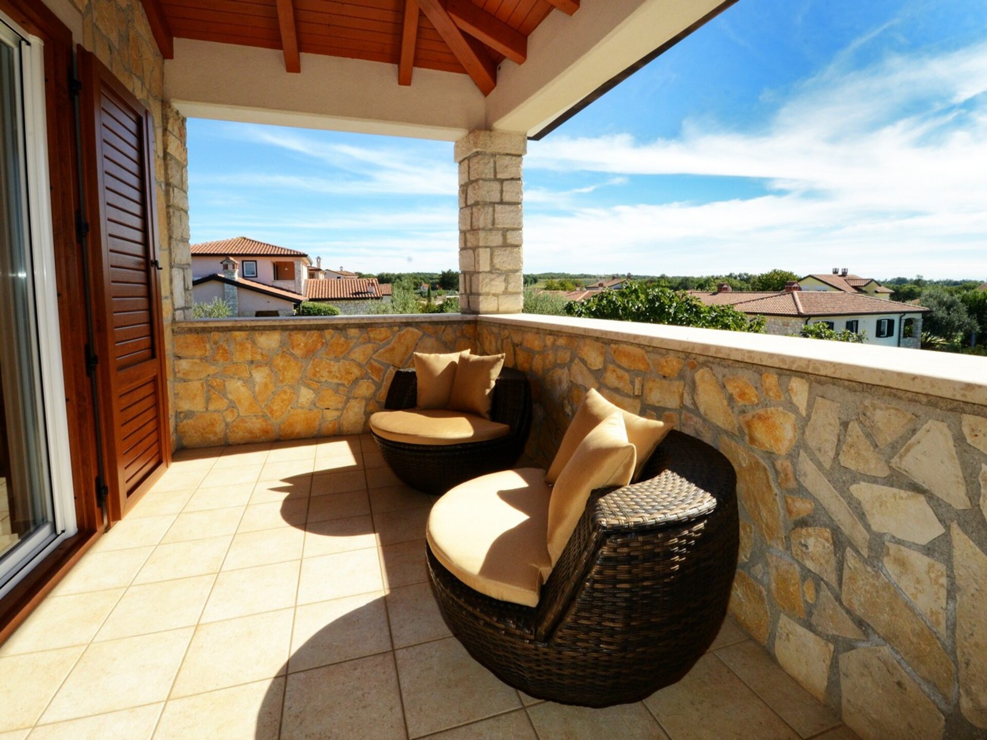 Villa Bianca: Ruime villa met privézwembad aan de golfbaan in Rogovici - foto 33