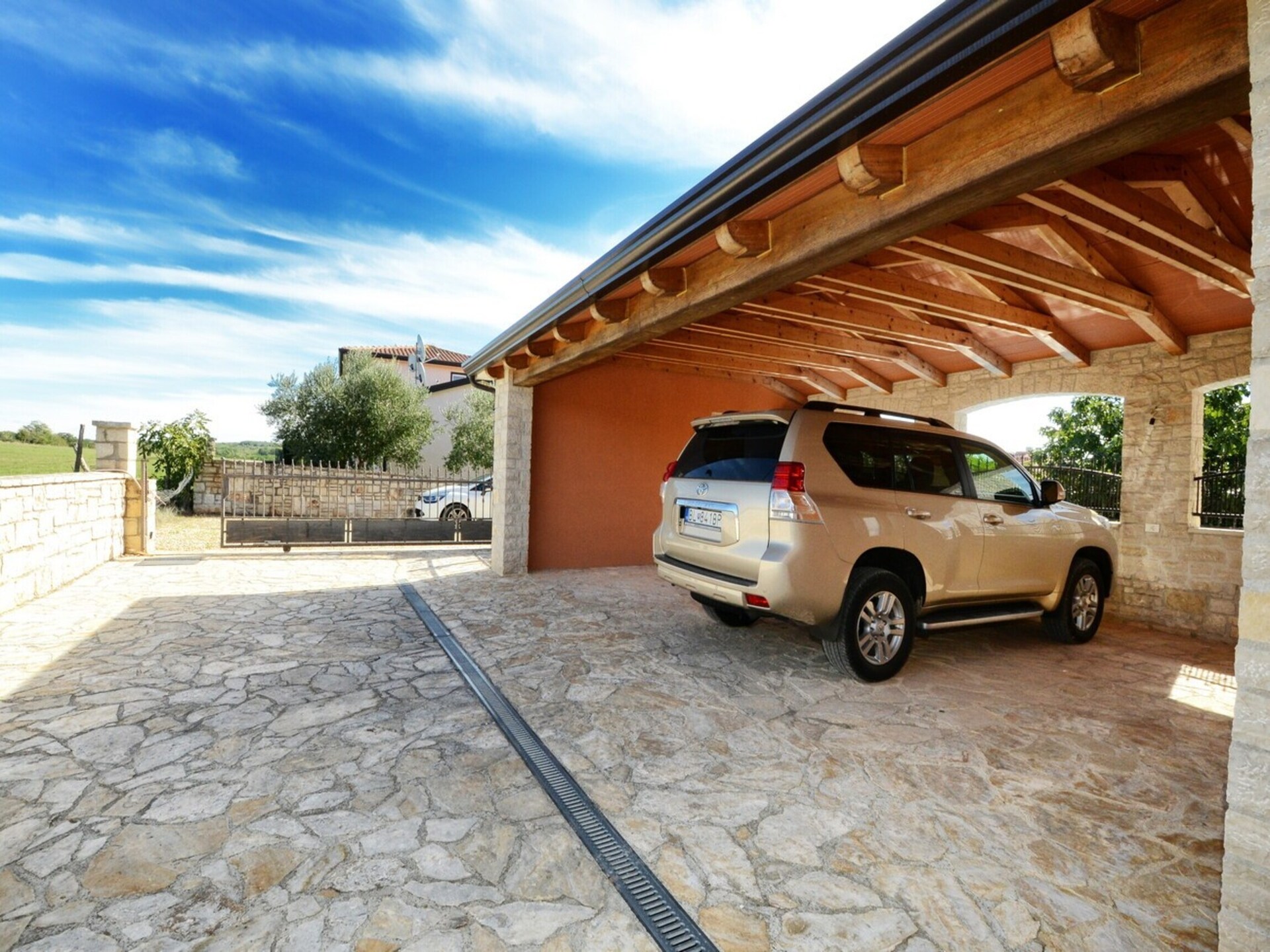 Villa Bianca: Ruime villa met privézwembad aan de golfbaan in Rogovici - foto 29