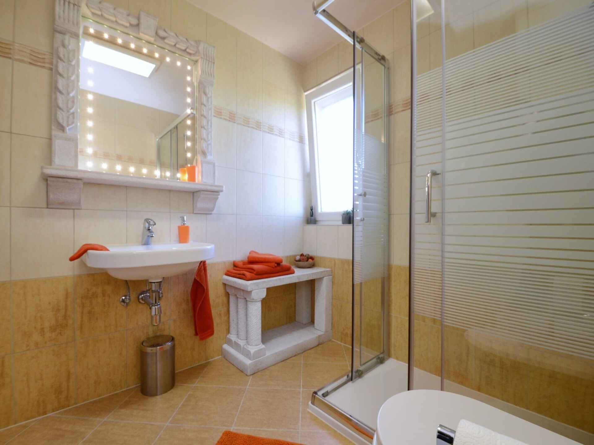 Villa Bianca: Ruime villa met privézwembad aan de golfbaan in Rogovici - foto 24