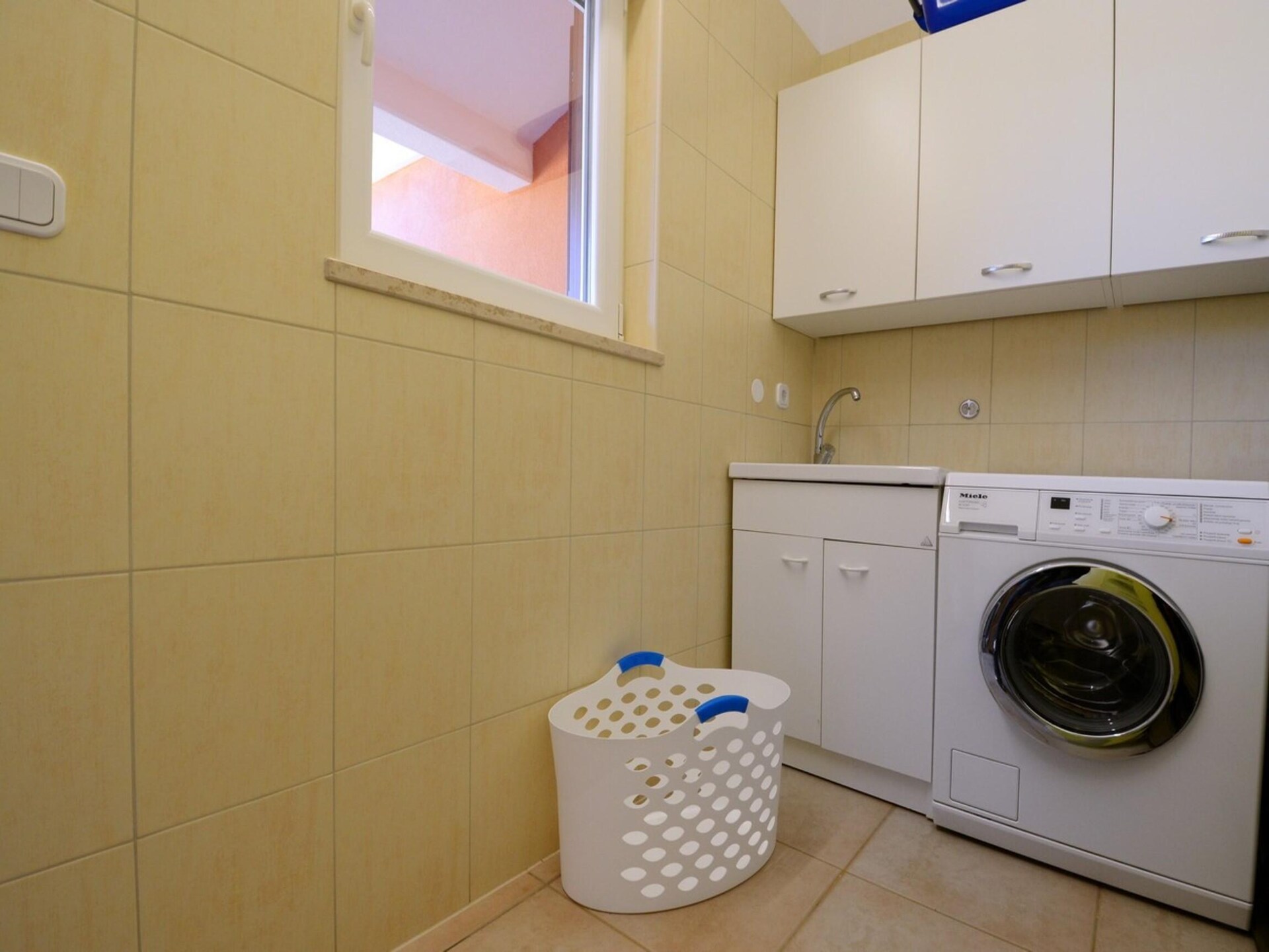 Villa Bianca: Ruime villa met privézwembad aan de golfbaan in Rogovici - foto 30
