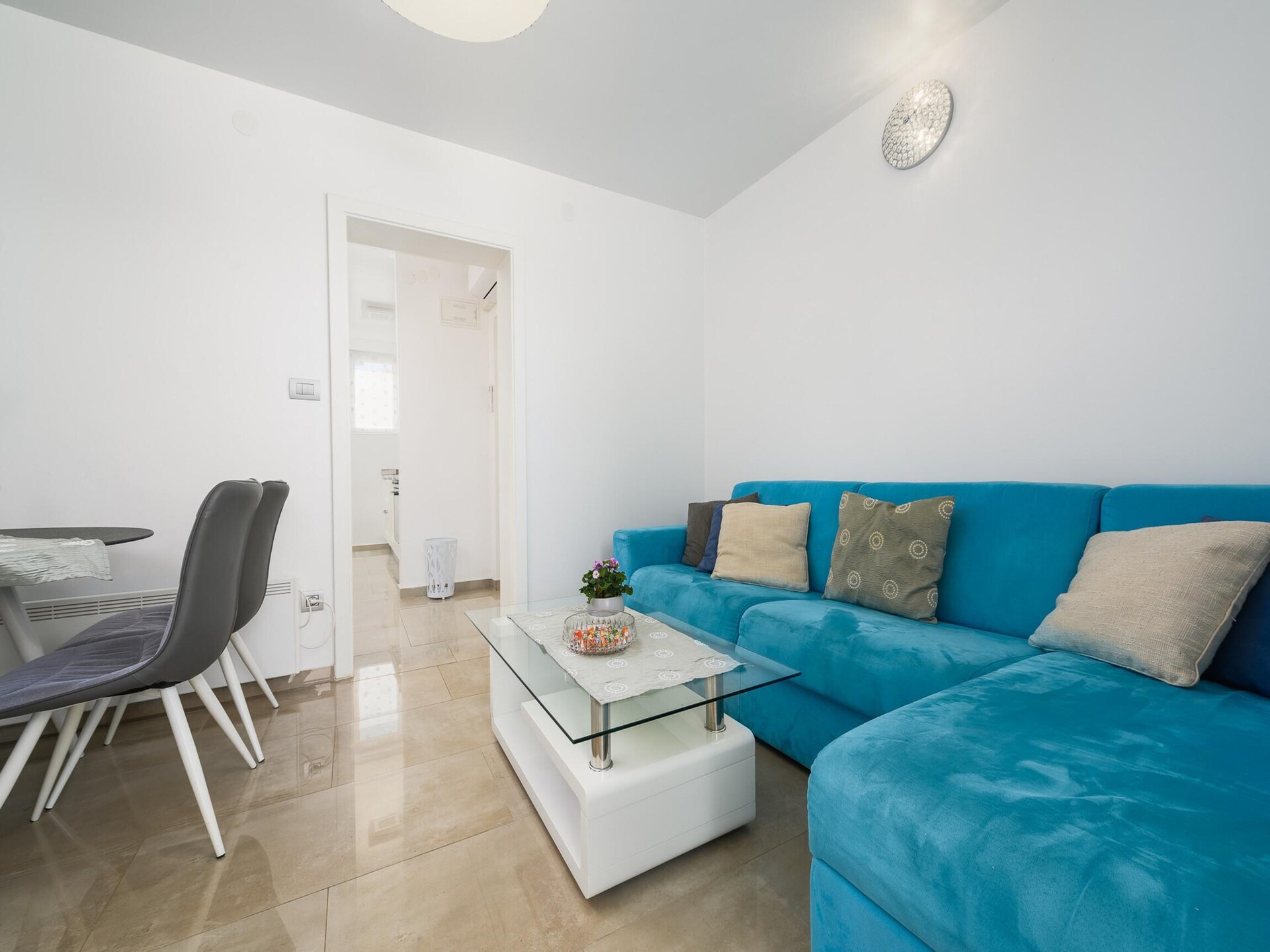 Strandappartement Porec – Zeezicht & Moderne Keuken op 350m van Zee - foto 8
