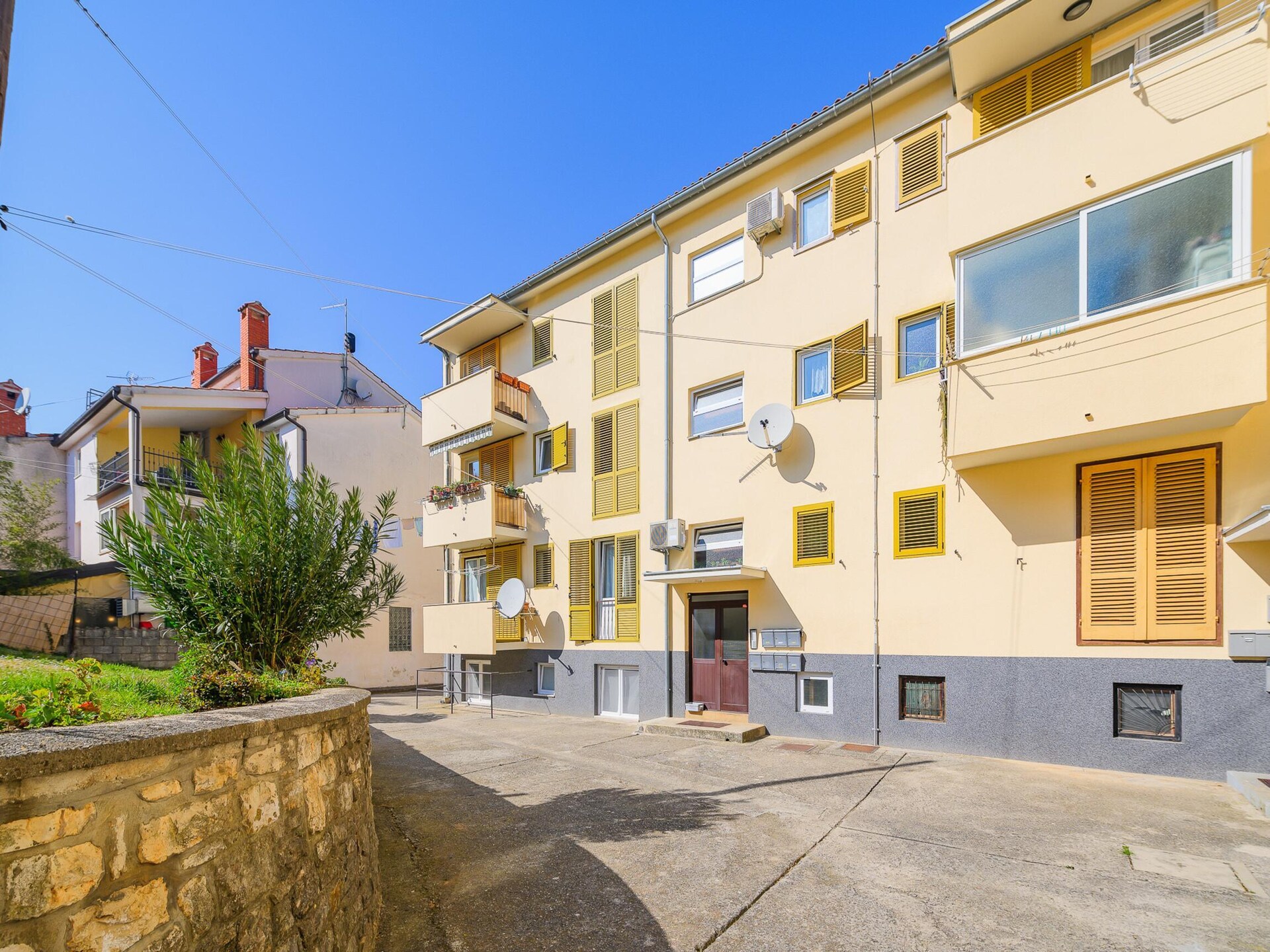 Strandappartement Porec – Zeezicht & Moderne Keuken op 350m van Zee - foto 7