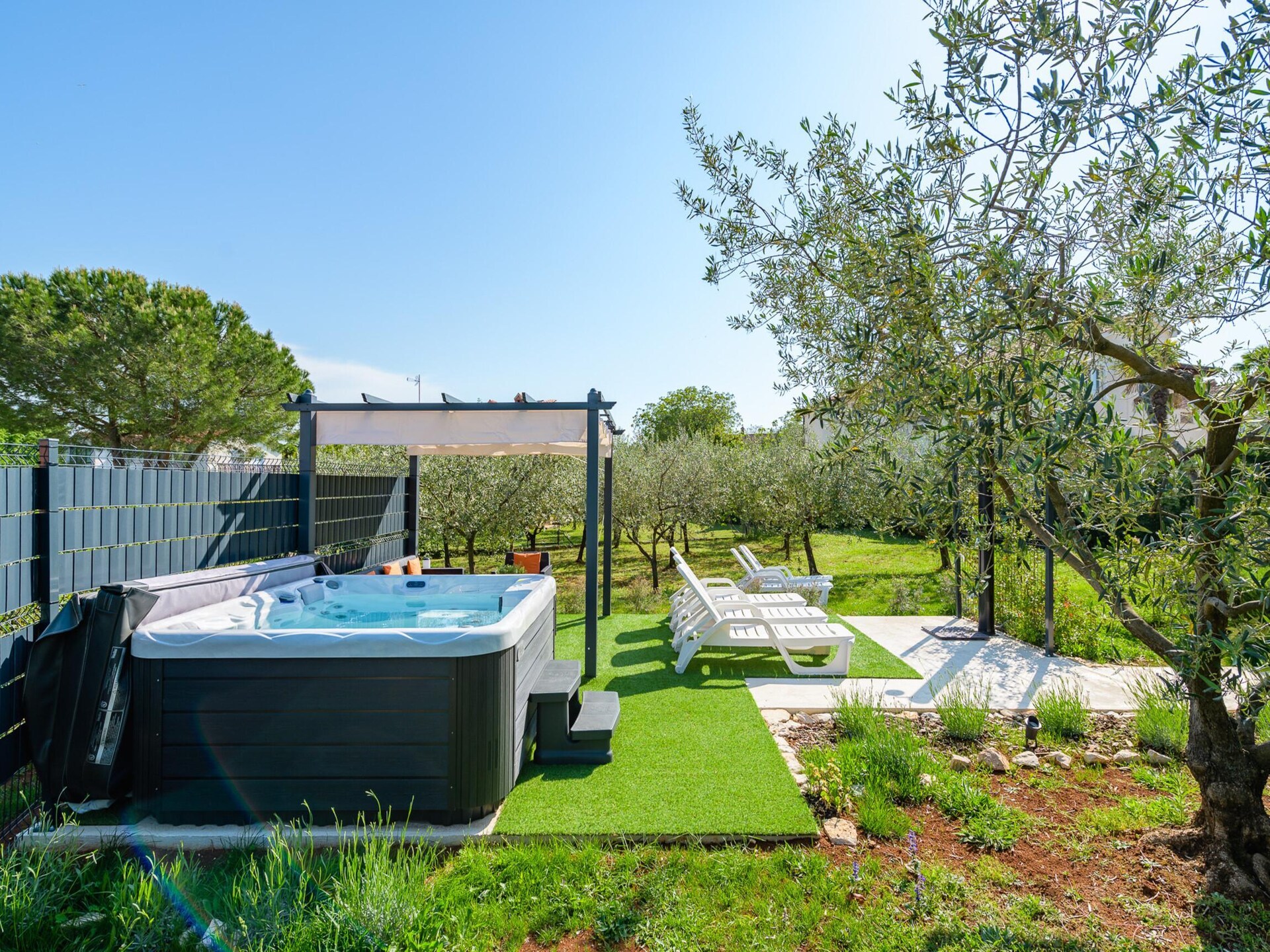 Luxe Appartement Josipa met Whirlpool op 30 Meter van het Strand van Poreč - foto 22