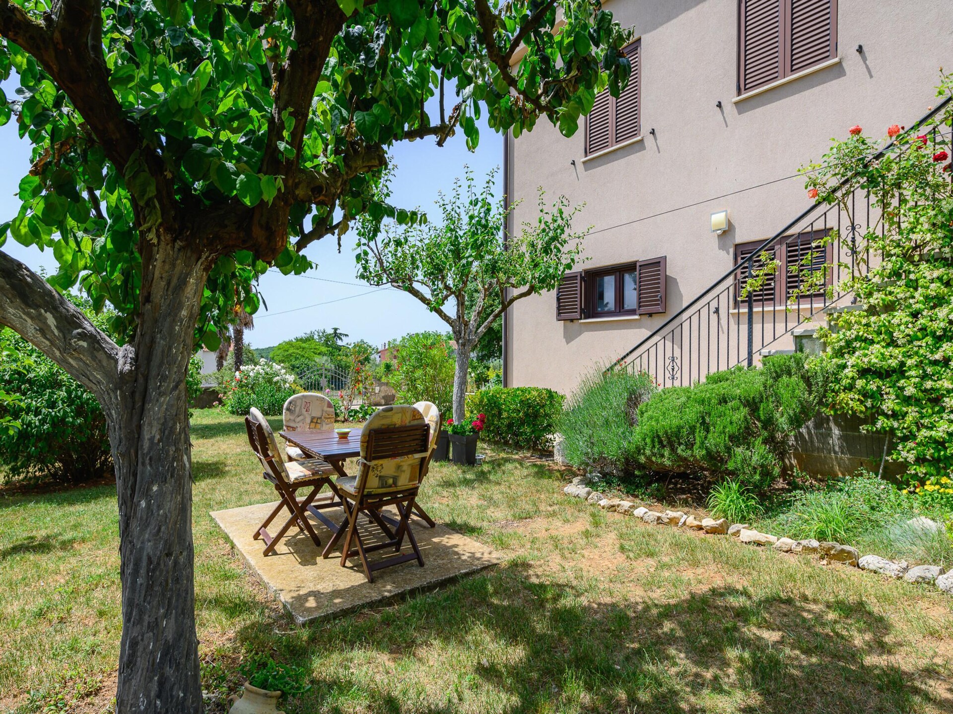 Modern appartement met tuin op 9 km van strand in Dracevac - foto 24