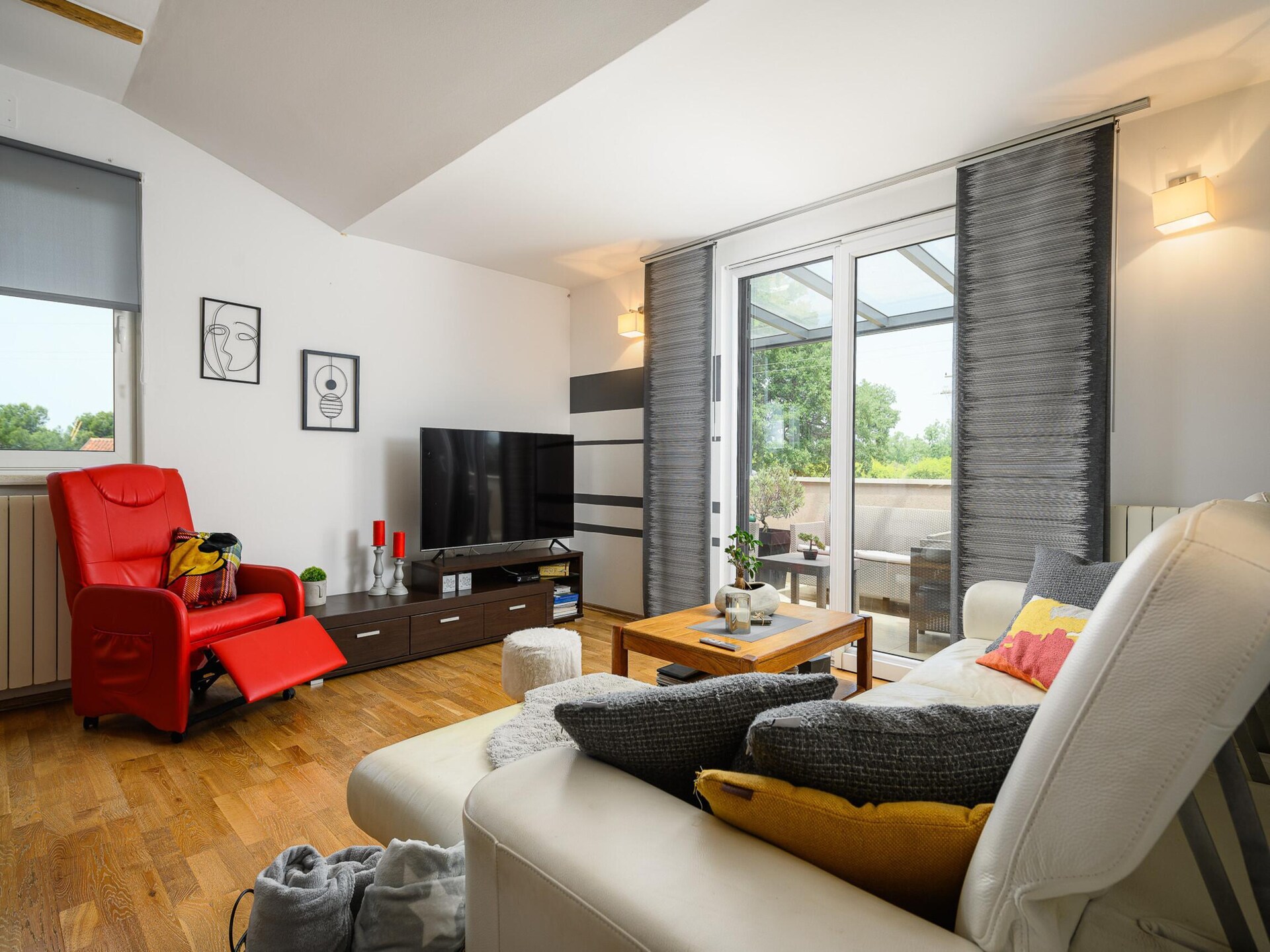 Modern appartement met tuin op 9 km van strand in Dracevac - foto 10