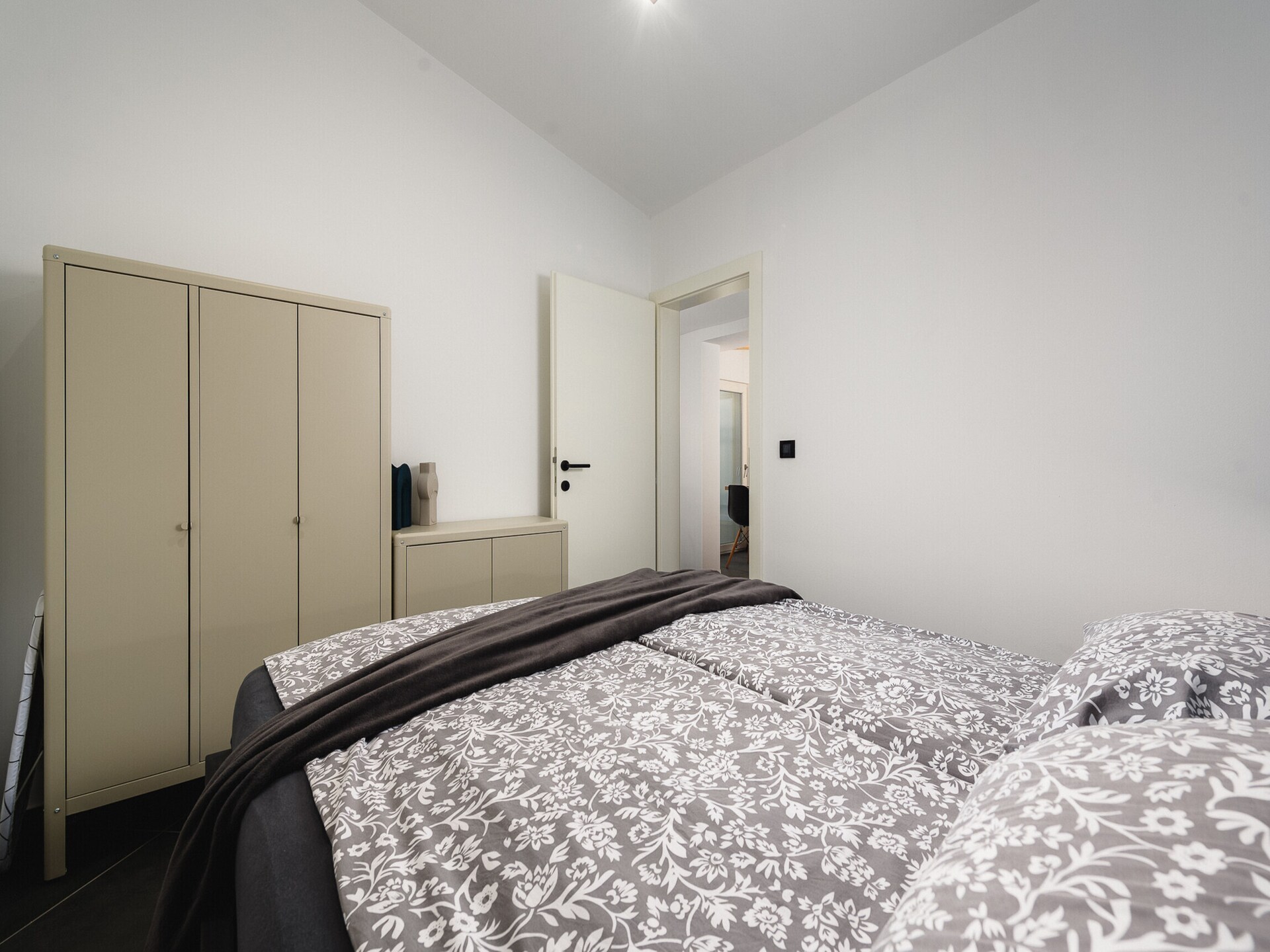 Urban Black: Stijlvol appartement op 50m van centrum Poreč - foto 14