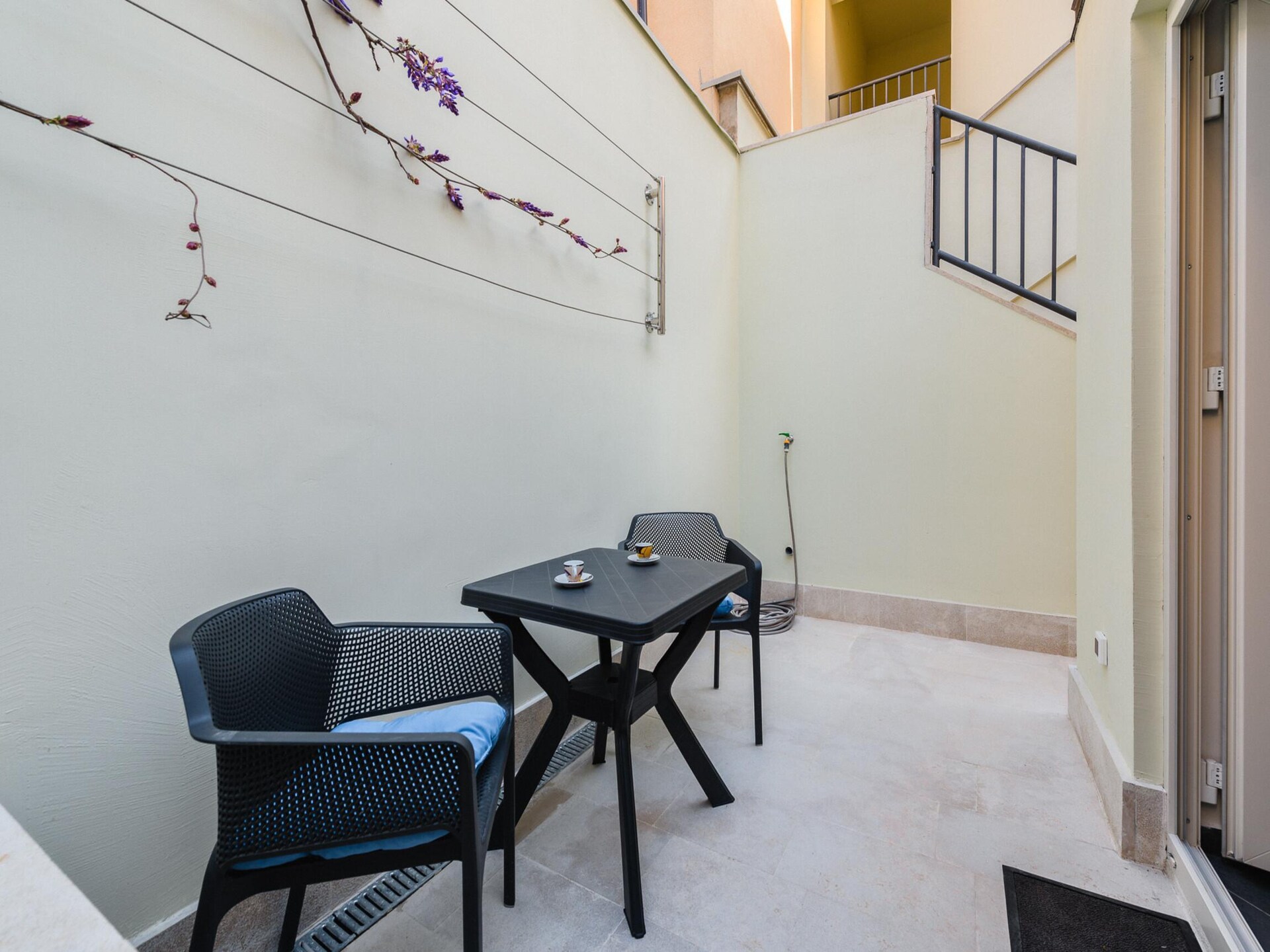 Urban Black: Stijlvol appartement op 50m van centrum Poreč - foto 18