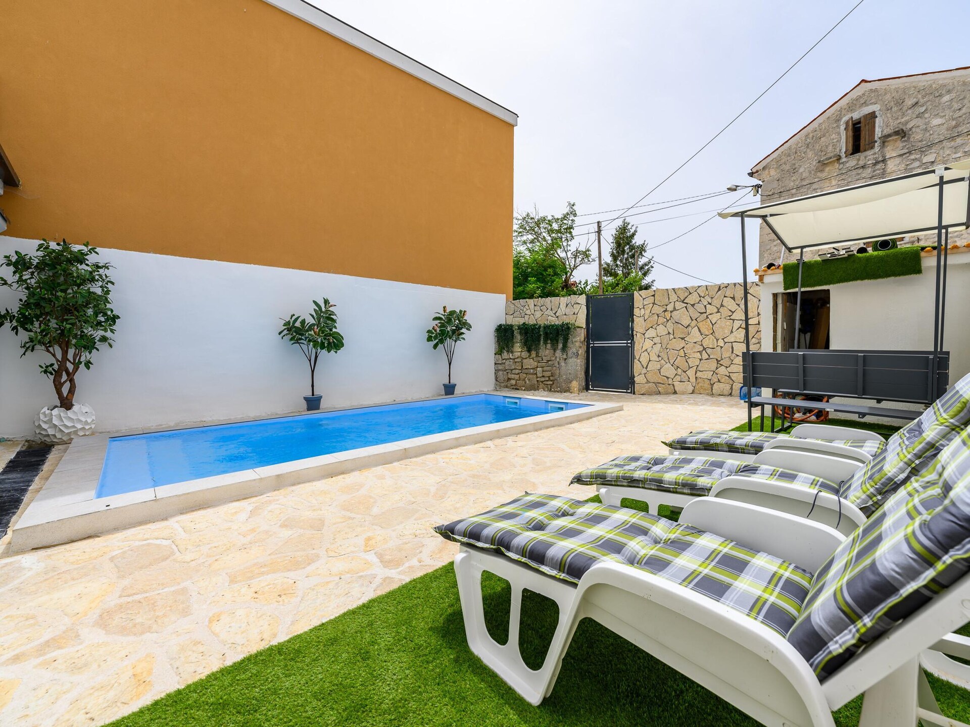 Ruim appartement met privézwembad en tuin op 5 km van strand Poreč - foto 18