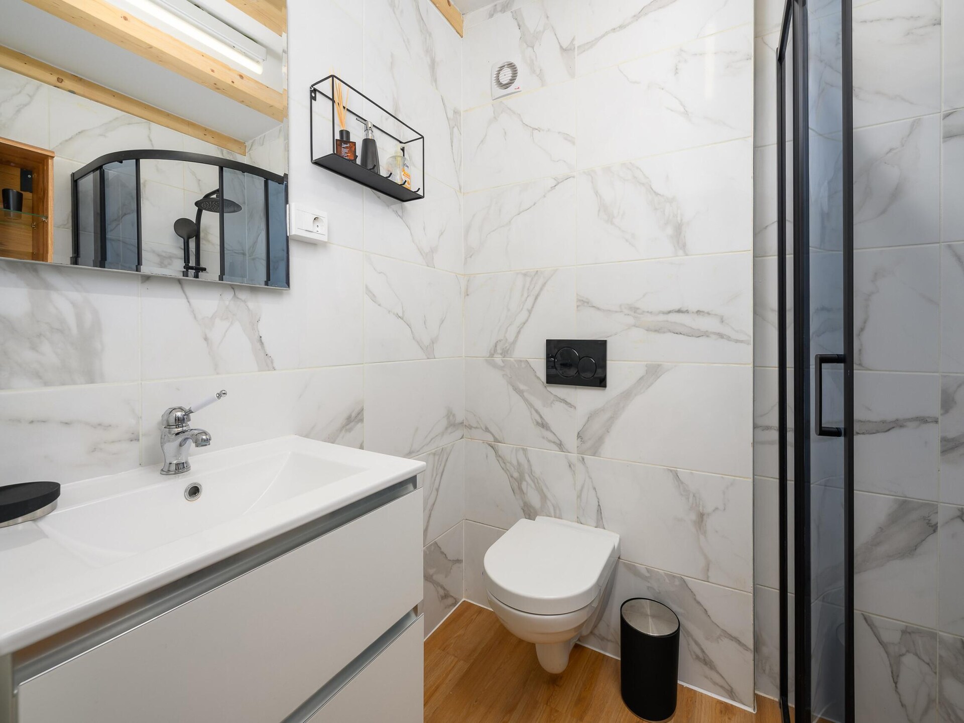 Ruim appartement met privézwembad en tuin op 5 km van strand Poreč - foto 11
