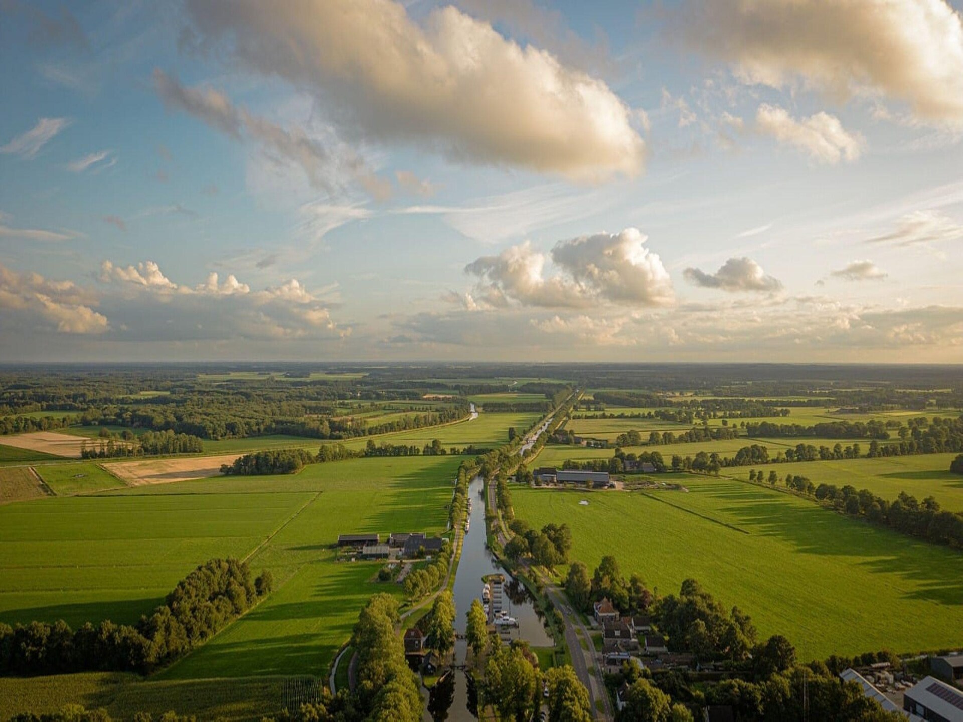 Vrijstaand vakantiehuis met tuin aan de golfbaan in Elim, Drenthe - foto 32
