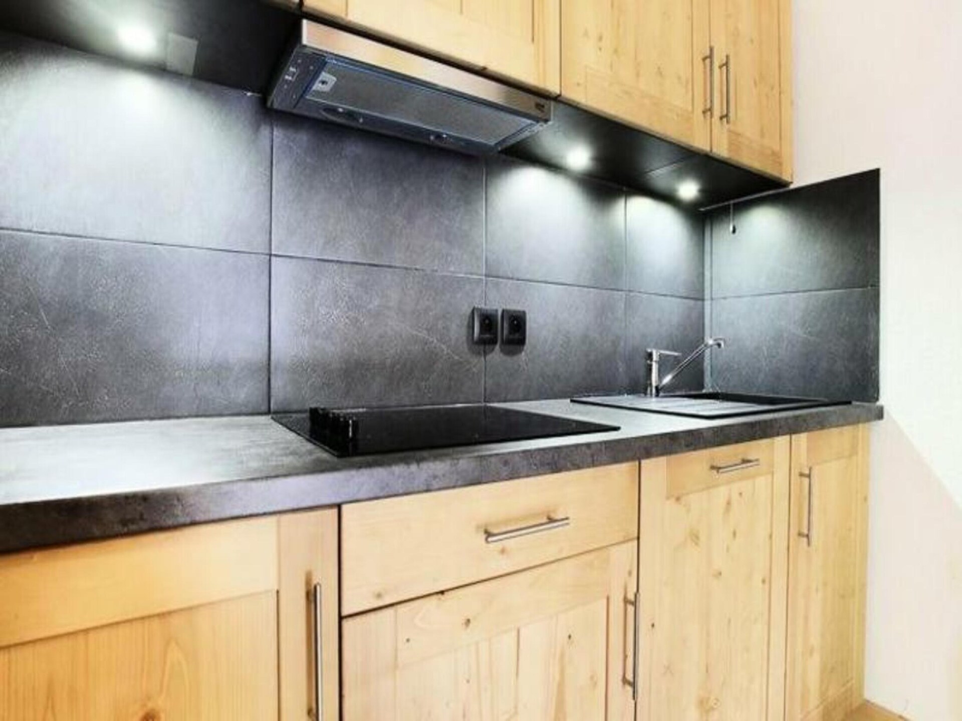 Authentiek Savoyaards appartement voor 8 personen met zwembad en spa in Châtel - foto 7