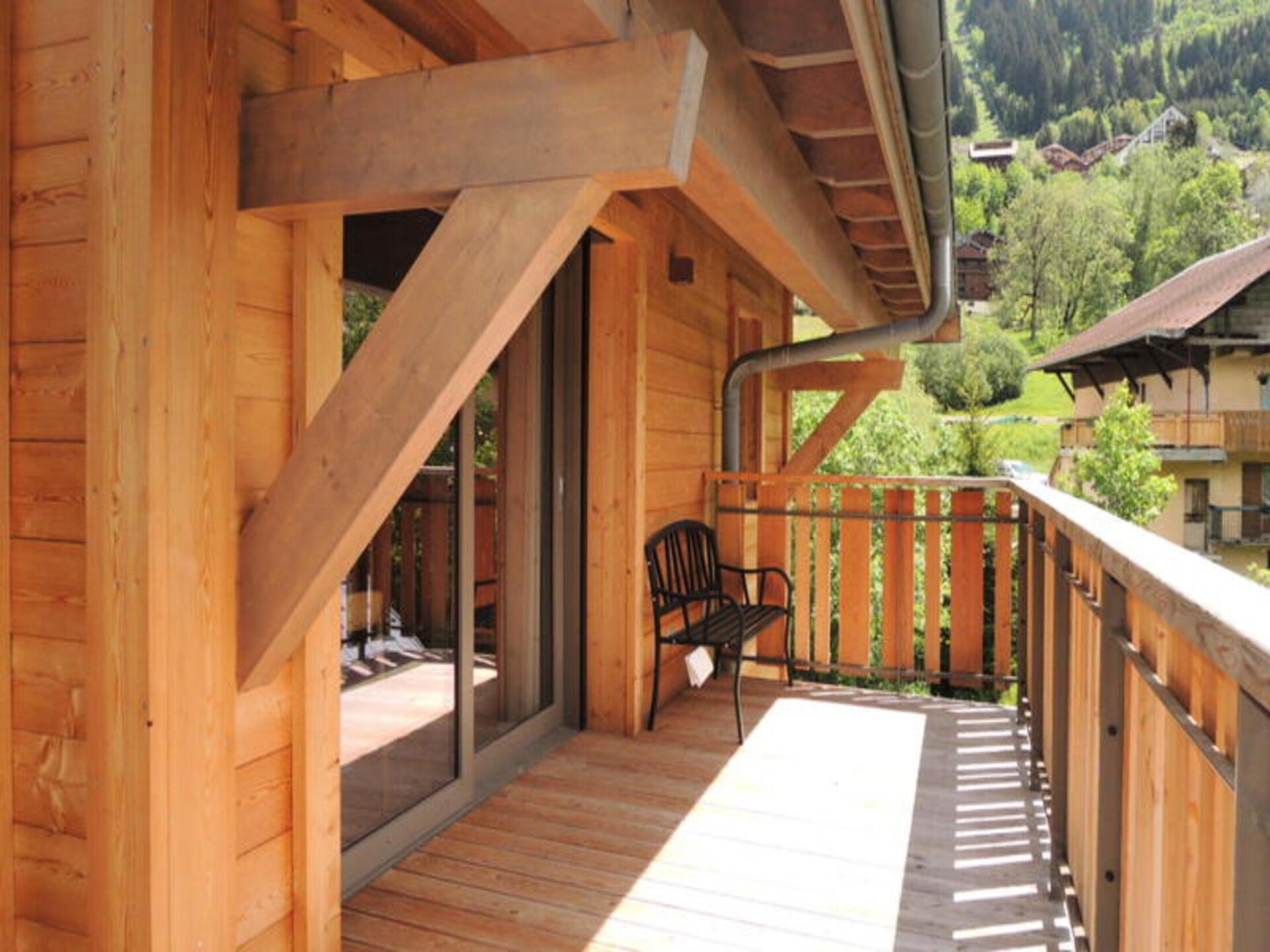 Luxe appartement in Châtel met 3 slaapkamers en skiruimte - foto 1
