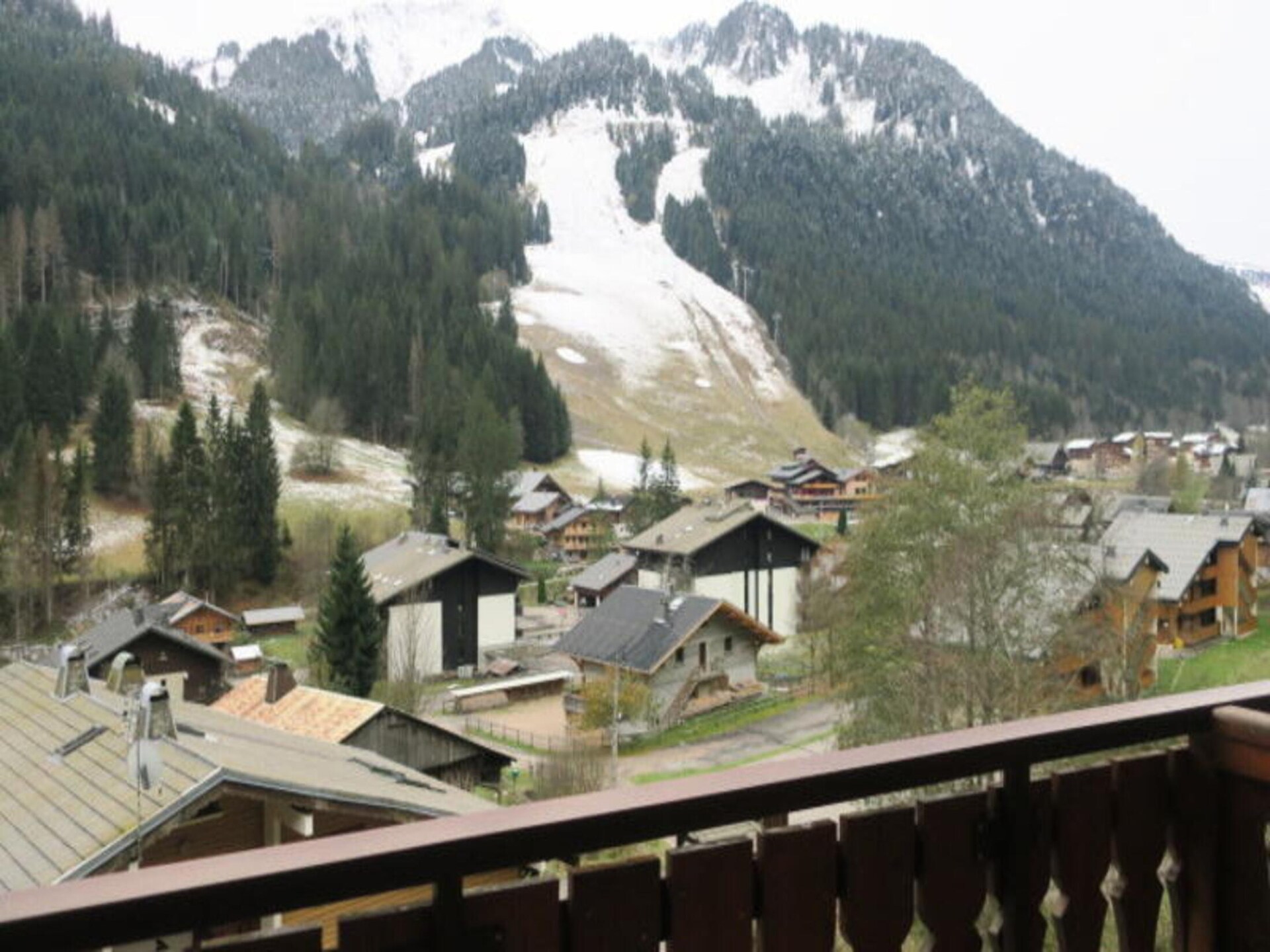 Knus appartement op 300m van de Linga-kabelbaan met zuidbalkon - foto 12