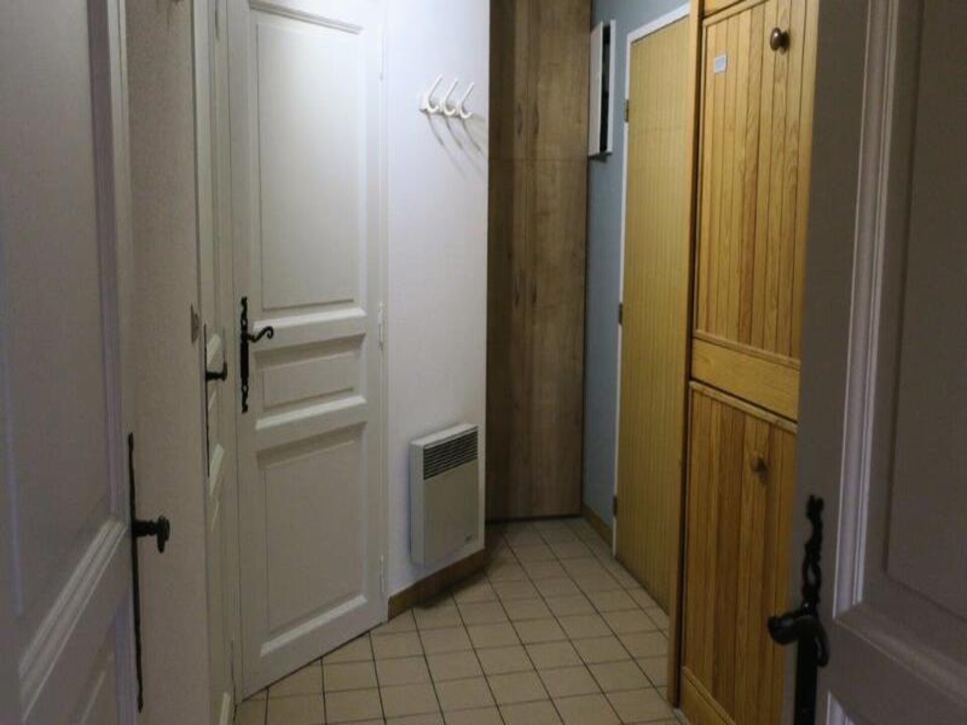 Knus appartement op de begane grond met balkon, 300m van centrum Châtel - foto 15