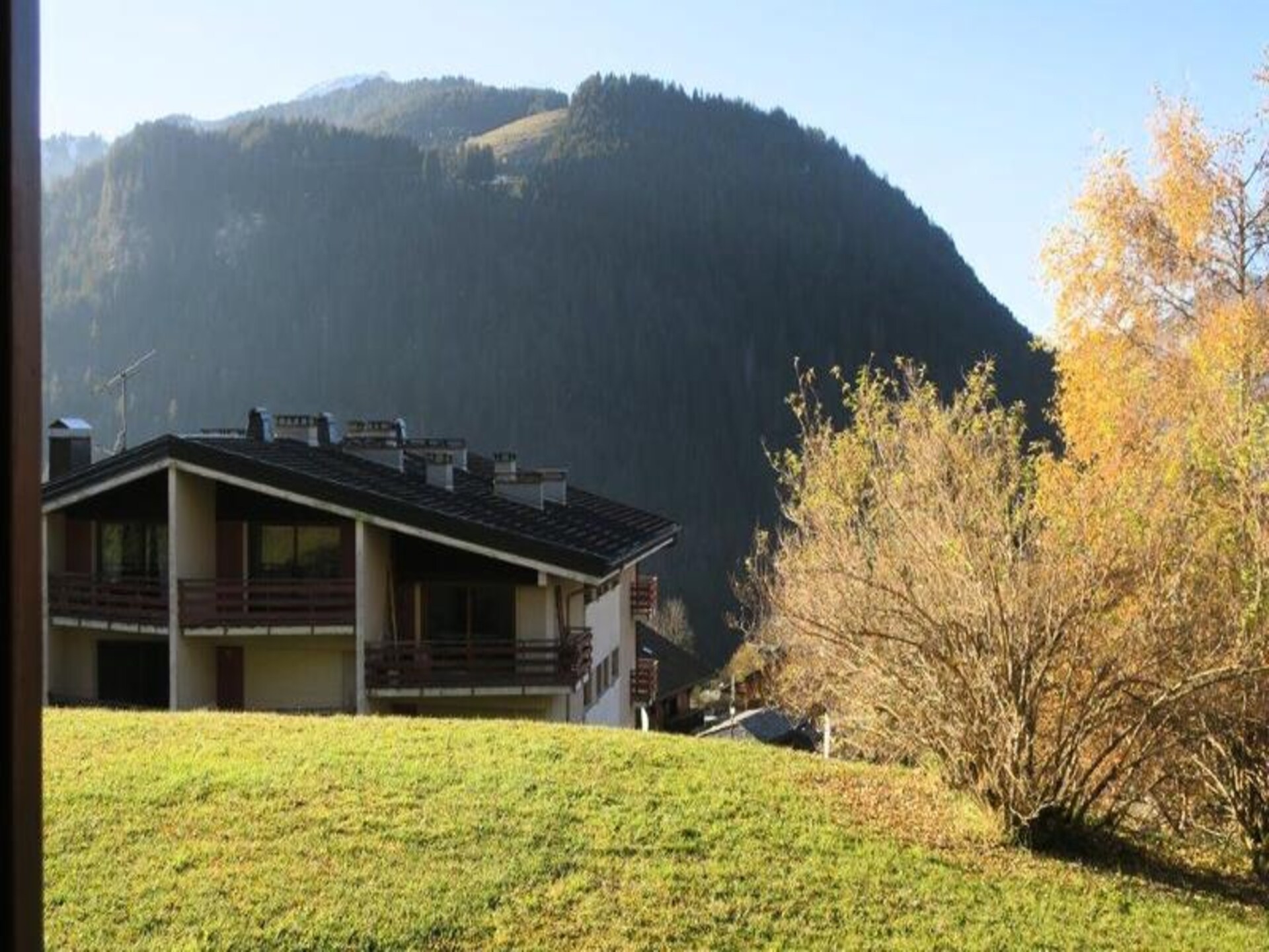 Knus appartement op de begane grond met balkon, 300m van centrum Châtel - foto 17