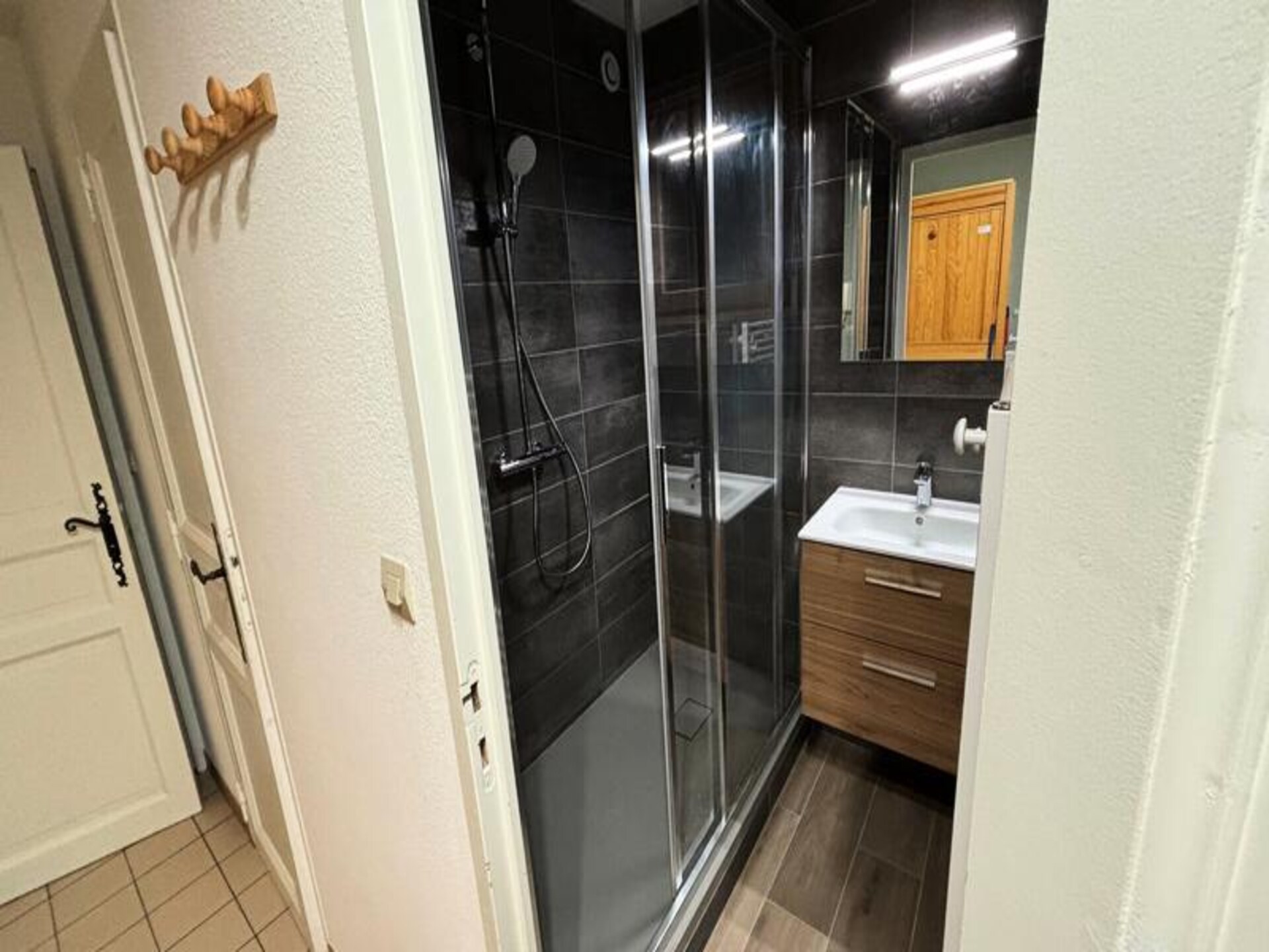 Knus appartement op de begane grond met balkon, 300m van centrum Châtel - foto 18
