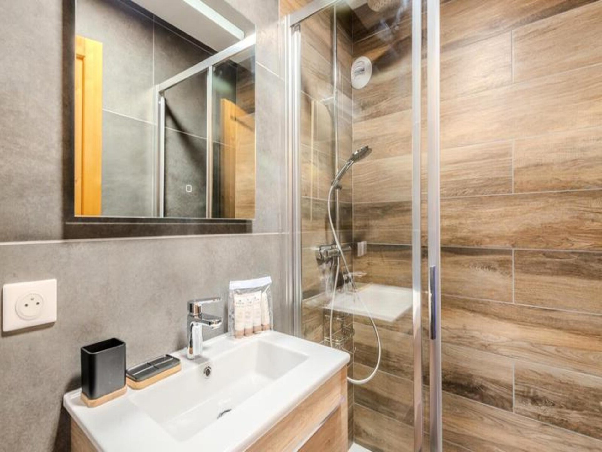 Gerenoveerd studio-appartement op 200m van de piste in Morzine - foto 21