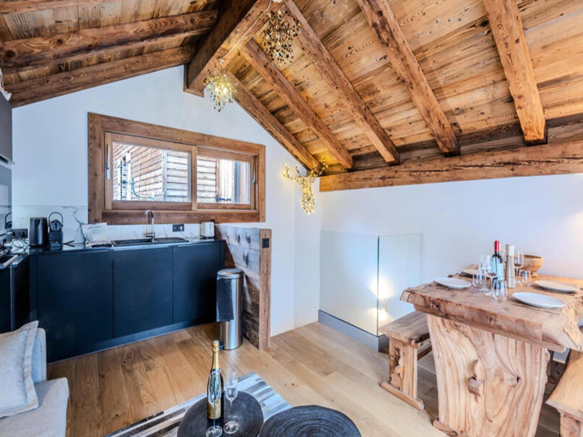 Gerenoveerd chaletappartement in het oude hart van Morzine, vlakbij de piste - foto 9