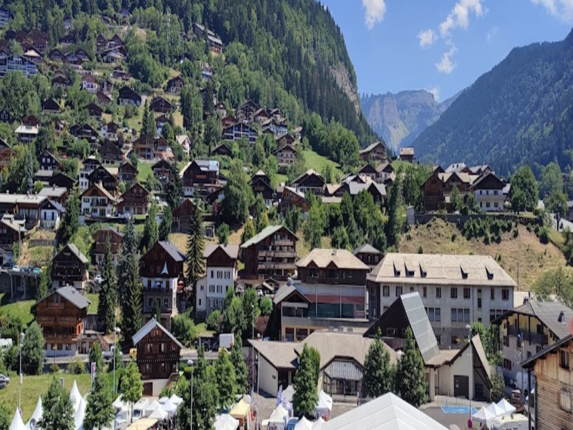 Gerenoveerd chaletappartement in het oude hart van Morzine, vlakbij de piste - foto 32