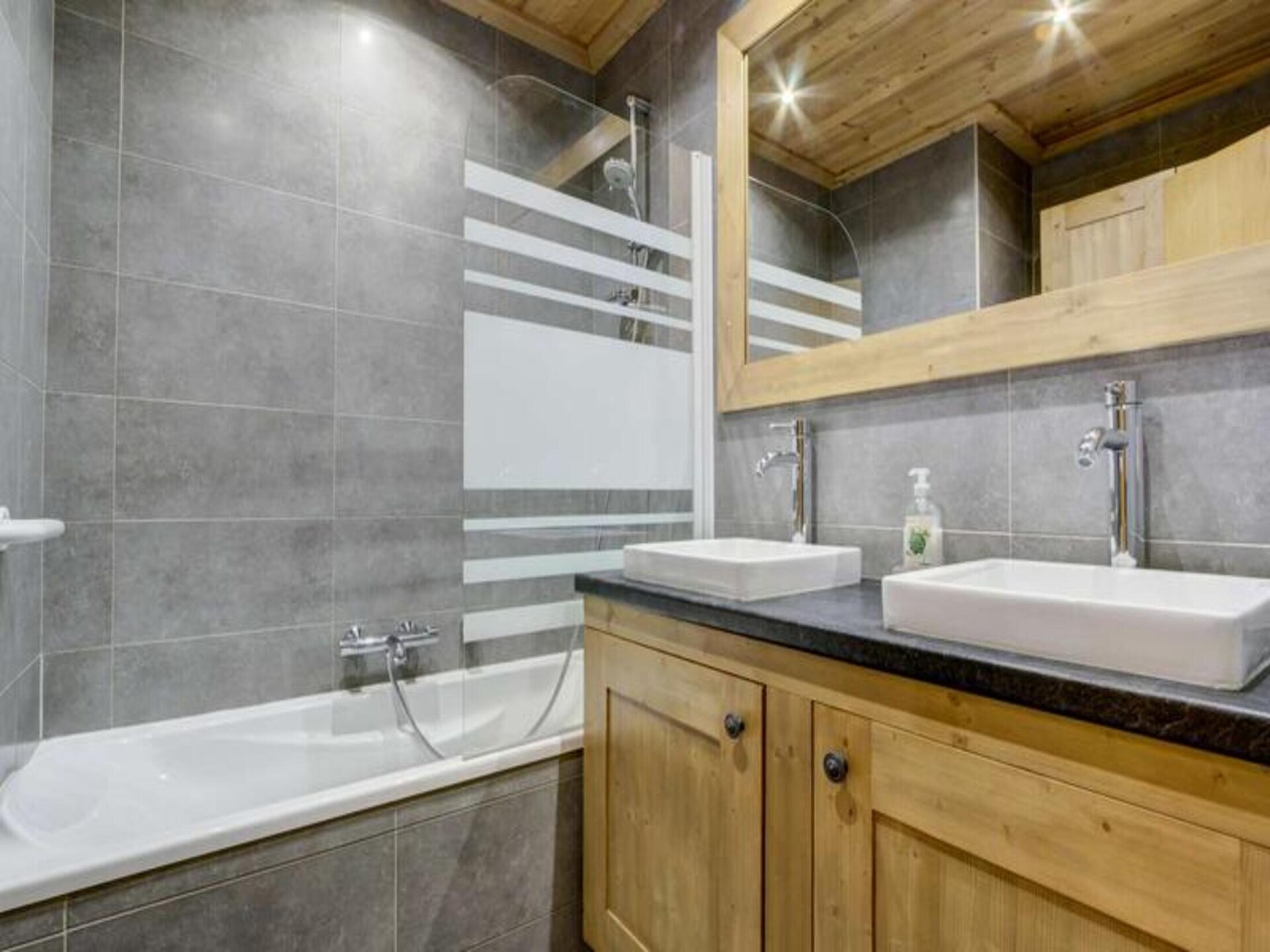 Gerenoveerd appartement in het centrum van Morzine, op 200 m van de skilift - foto 19