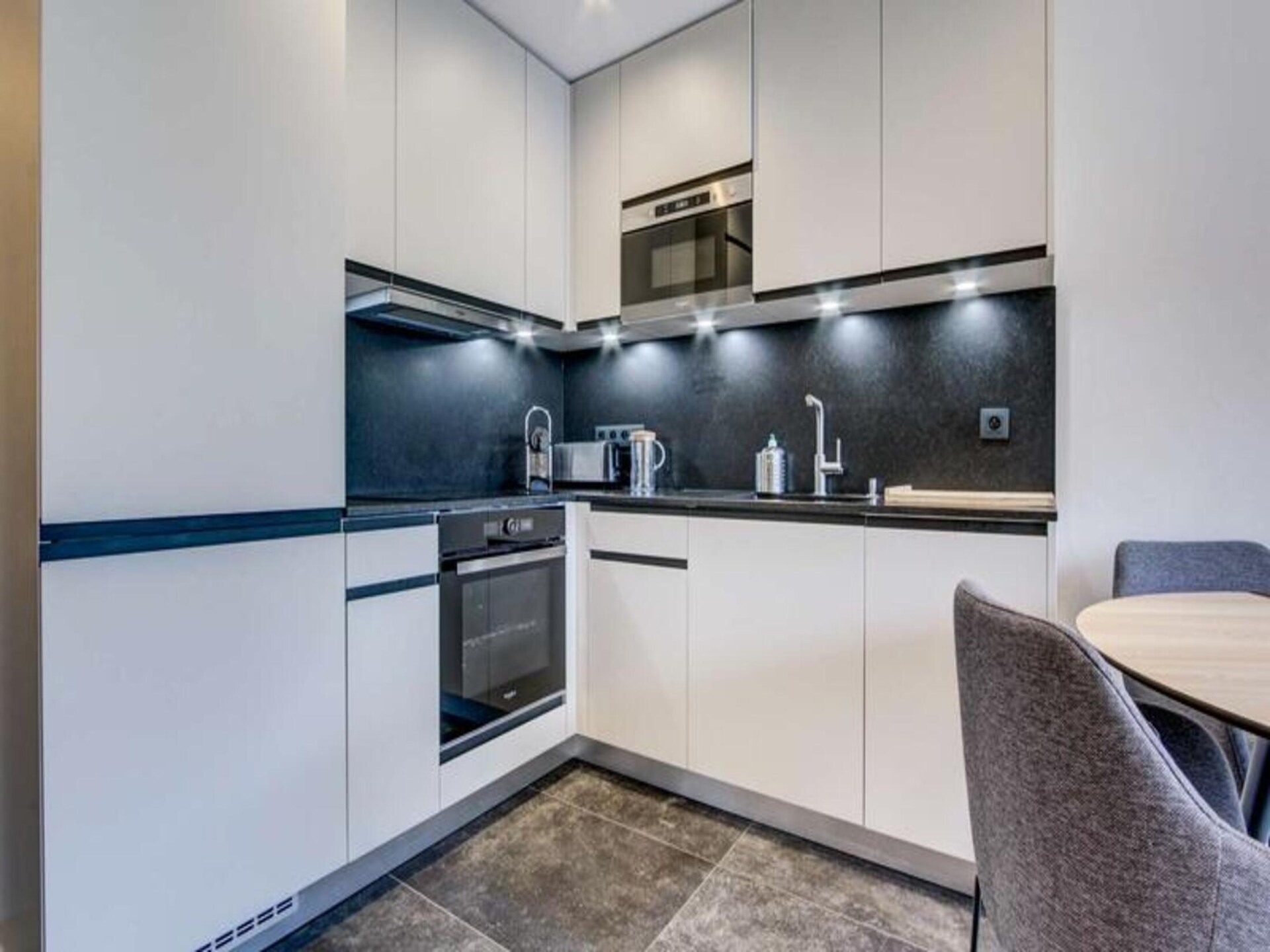 Gerenoveerd 6-persoons appartement op 200m van de skilift in Morzine - foto 7