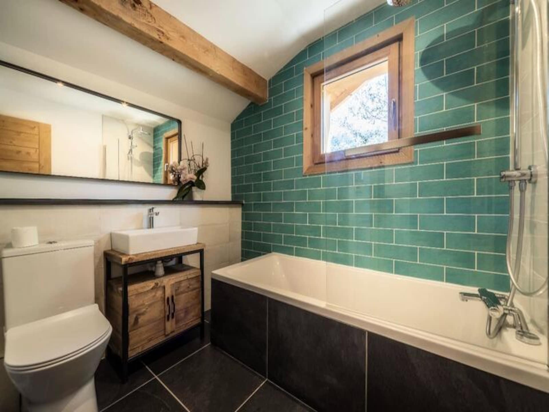 Chalet Roji: Ruim 130m² chalet met jacuzzi en uitzicht, 5 min van Morzine centrum - foto 10