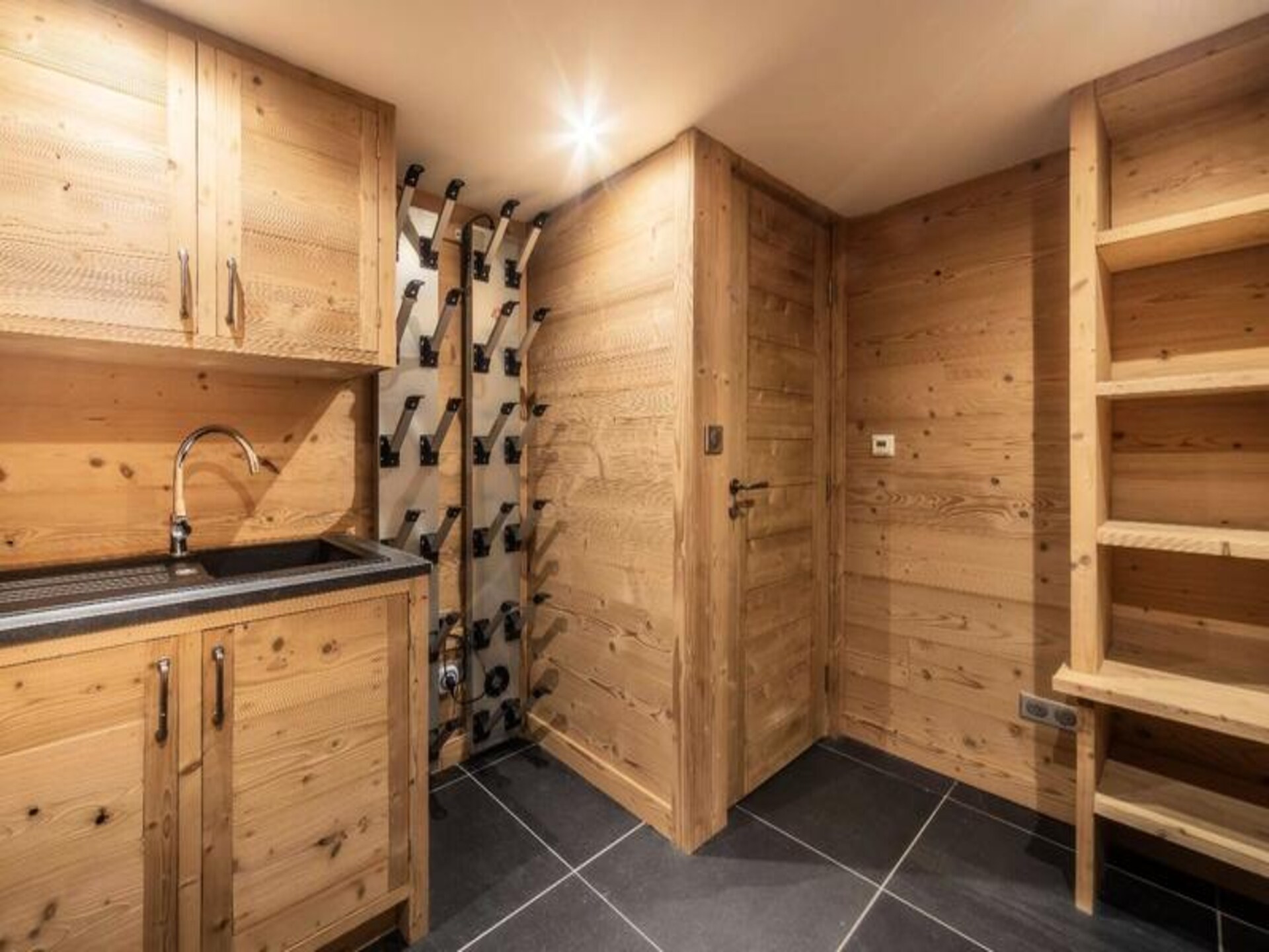 Chalet Roji: Ruim 130m² chalet met jacuzzi en uitzicht, 5 min van Morzine centrum - foto 15