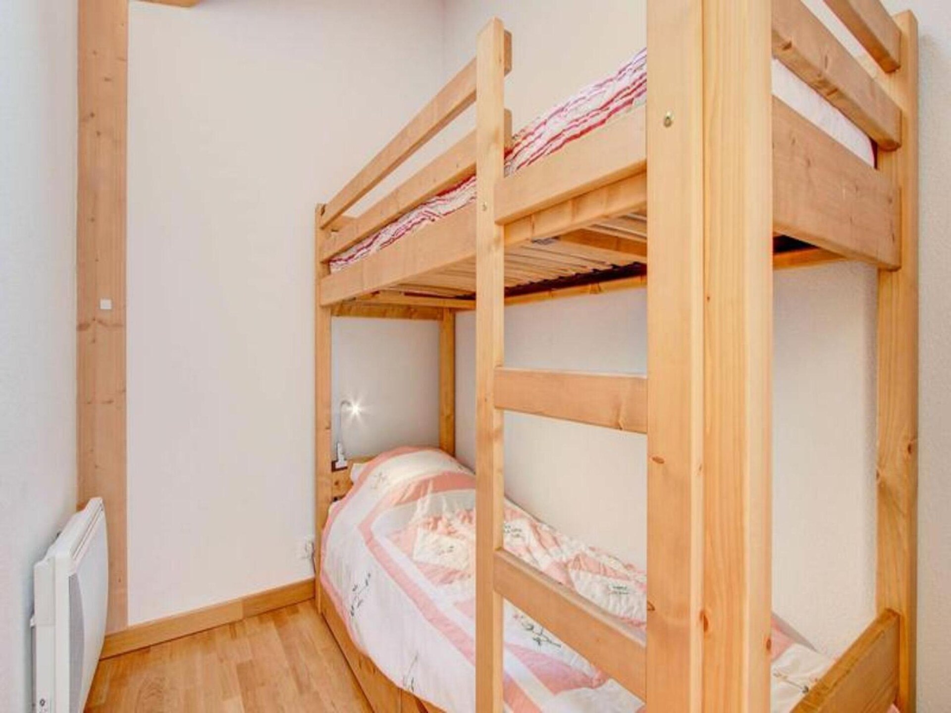 Appartement aan de piste in Morzine met groot balkon en garage - foto 11
