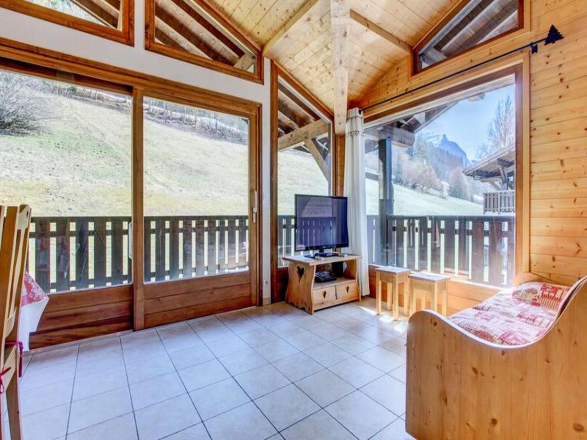 Appartement aan de piste in Morzine met groot balkon en garage - foto 9