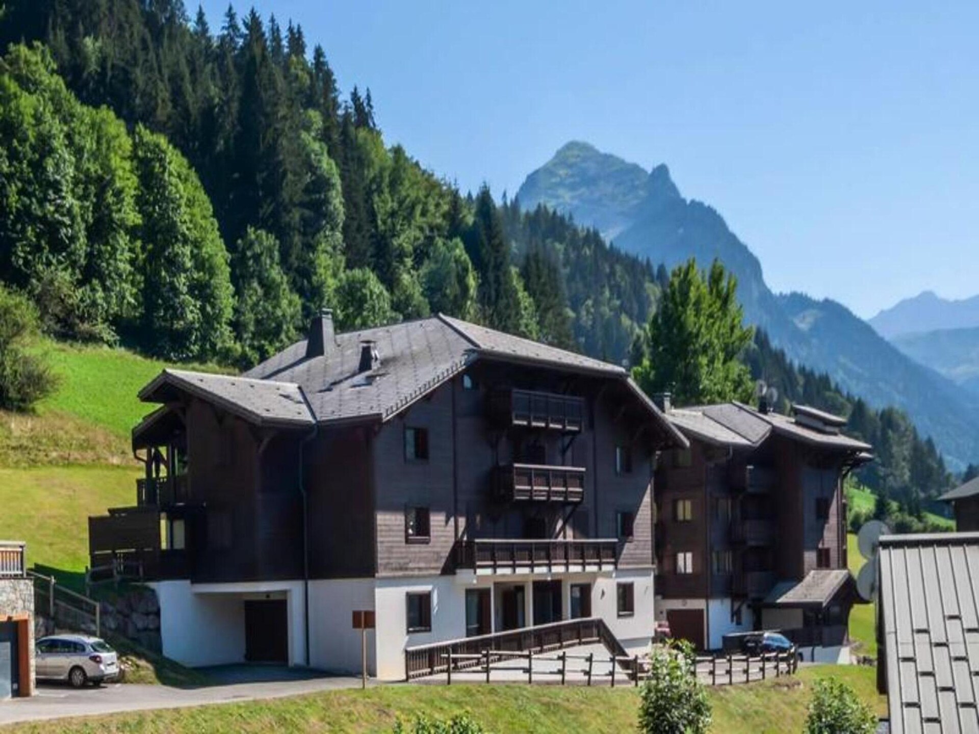 Appartement aan de piste in Morzine met groot balkon en garage - foto 4