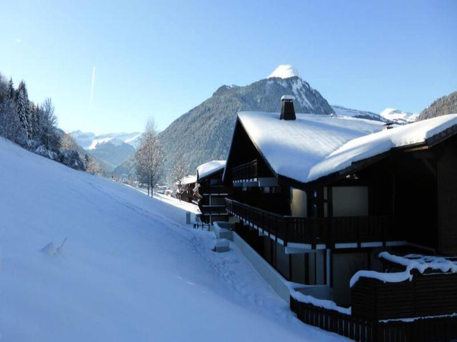 Appartement aan de piste in Morzine met groot balkon en garage - foto 2
