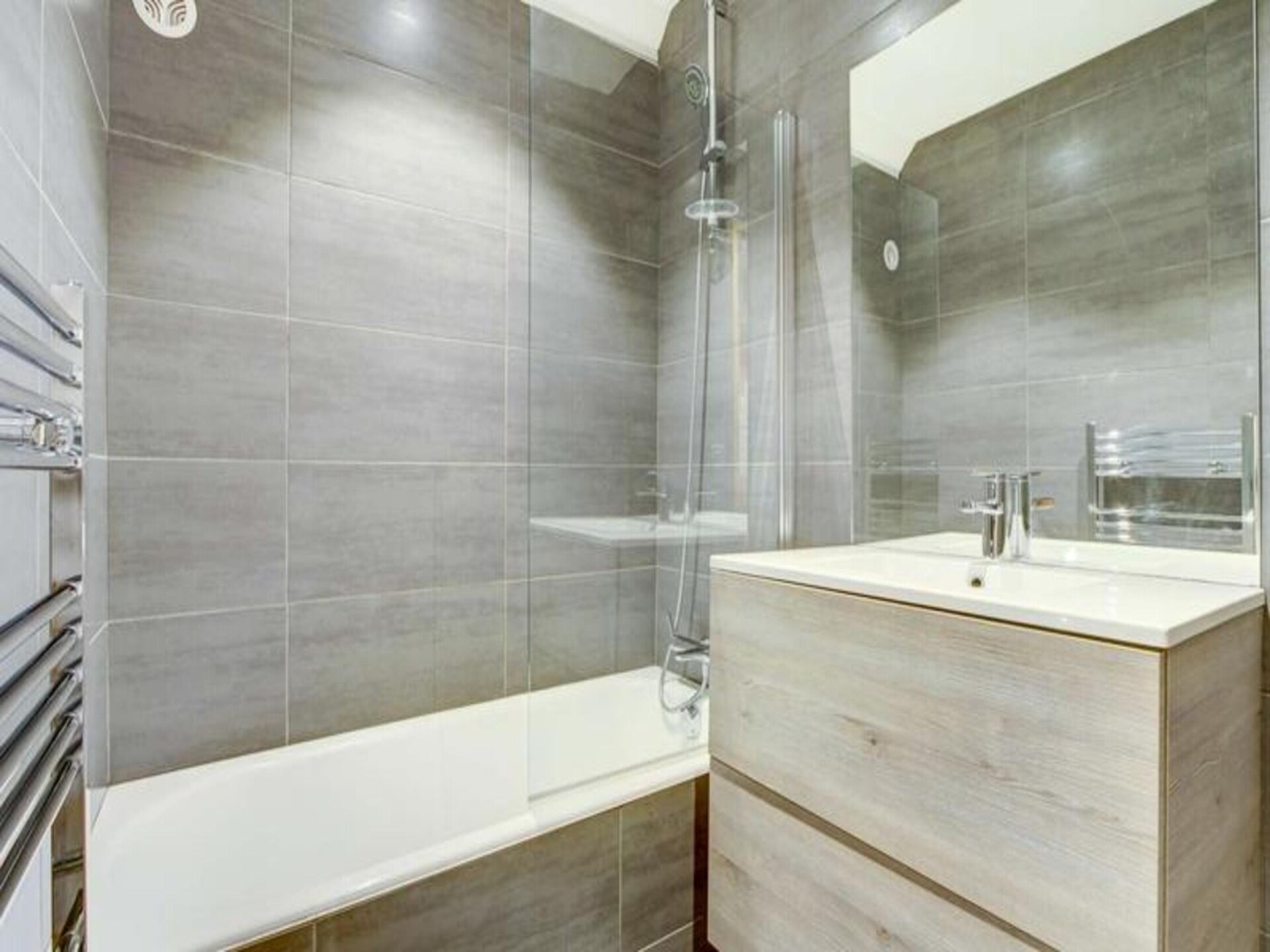 Modern 4-kamerappartement in hartje Morzine met skibus op 20 meter - foto 11