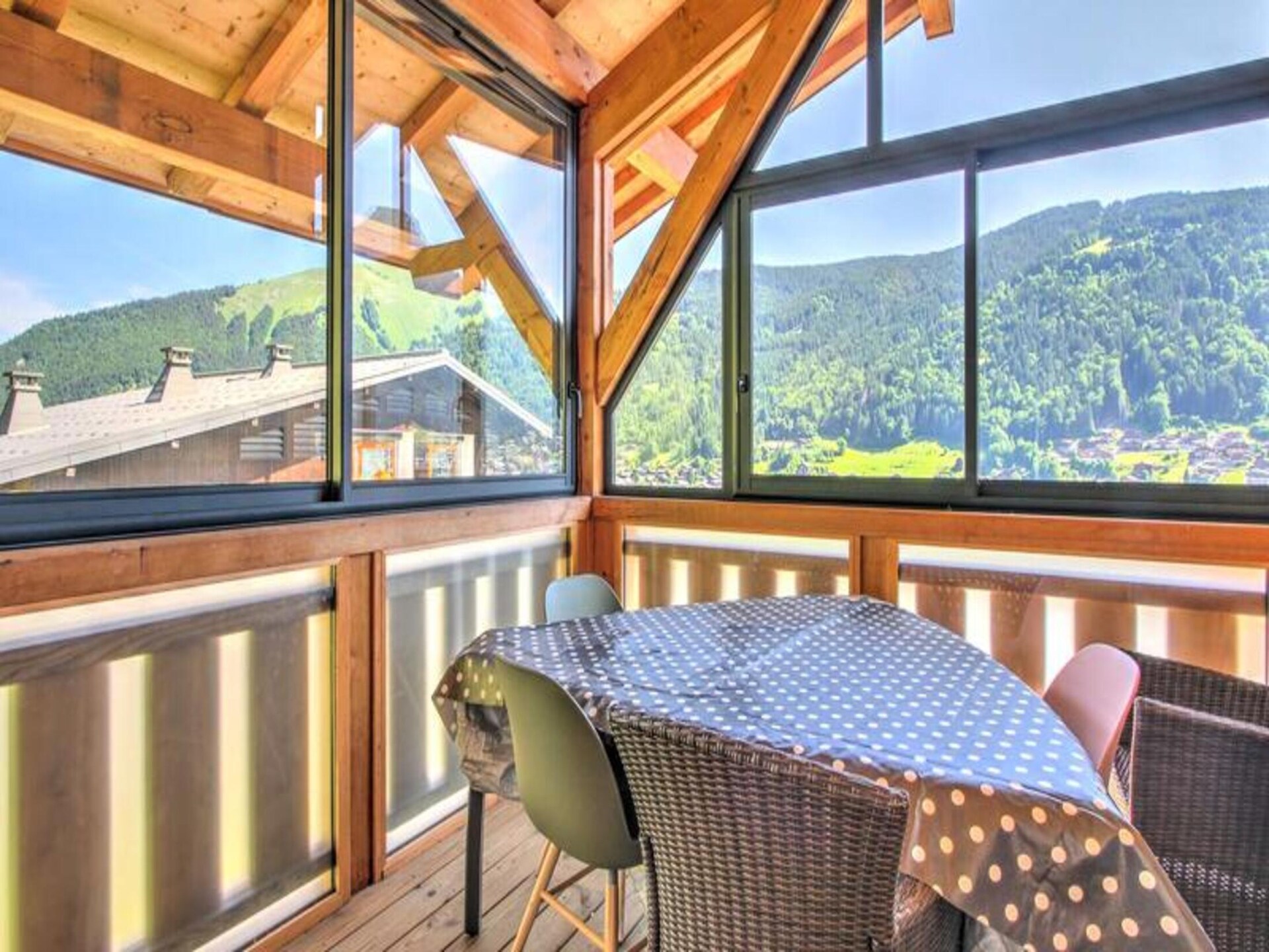 Luxe appartement aan de piste in Morzine met balkon en garage - foto 28