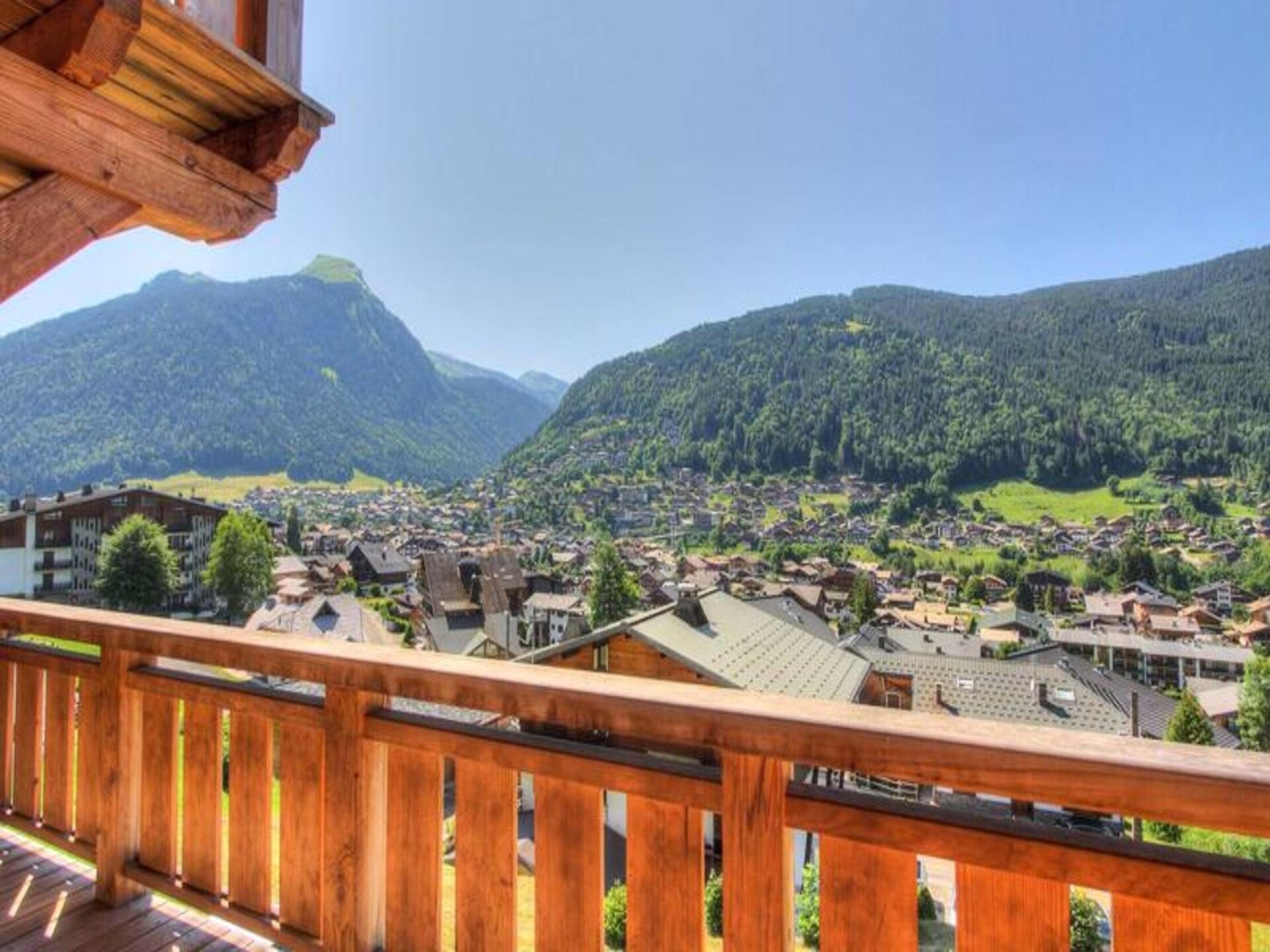 Luxe appartement aan de piste in Morzine met balkon en garage - foto 32