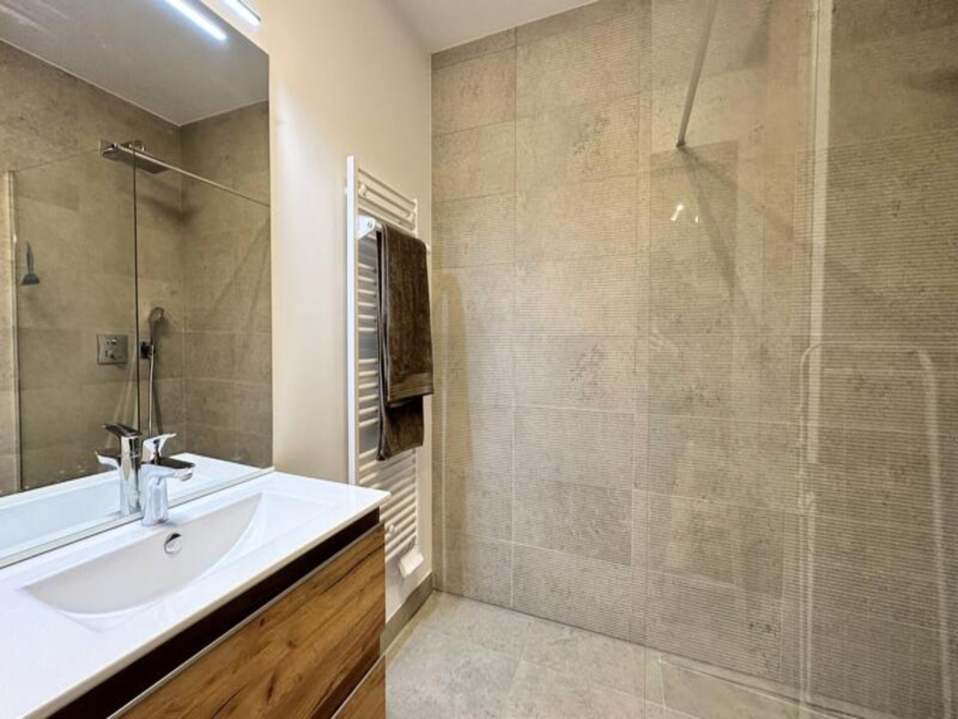 Modern appartement in het hart van Vars met spa en sauna - foto 26
