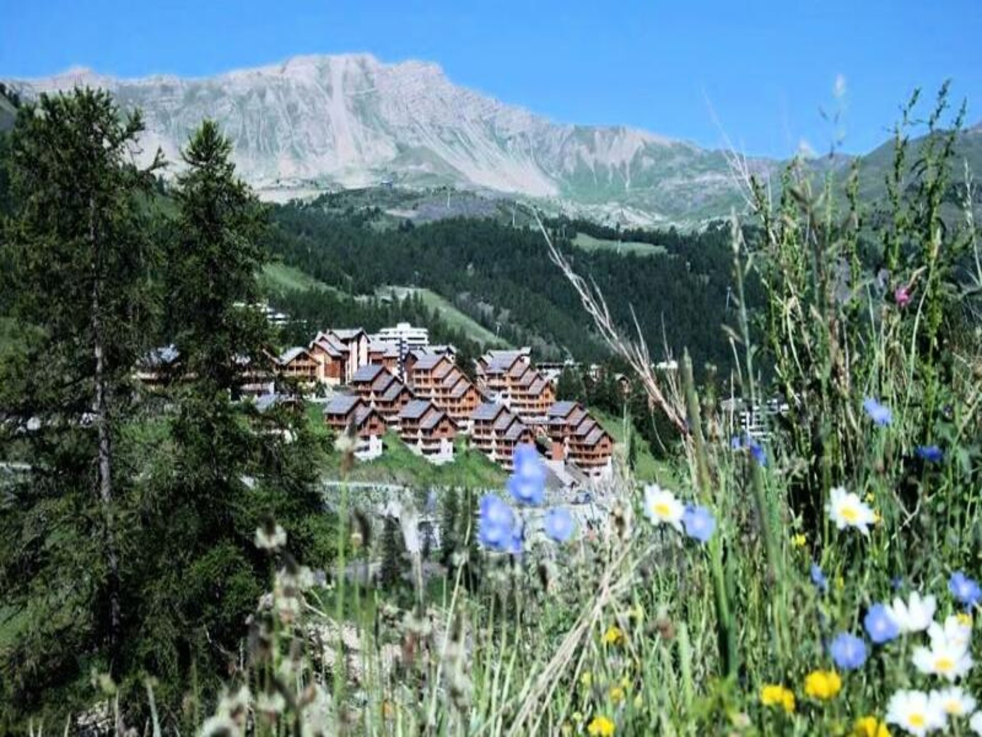 Résidence Le Chalet des Rennes – 7-persoons appartement direct aan de piste - foto 1