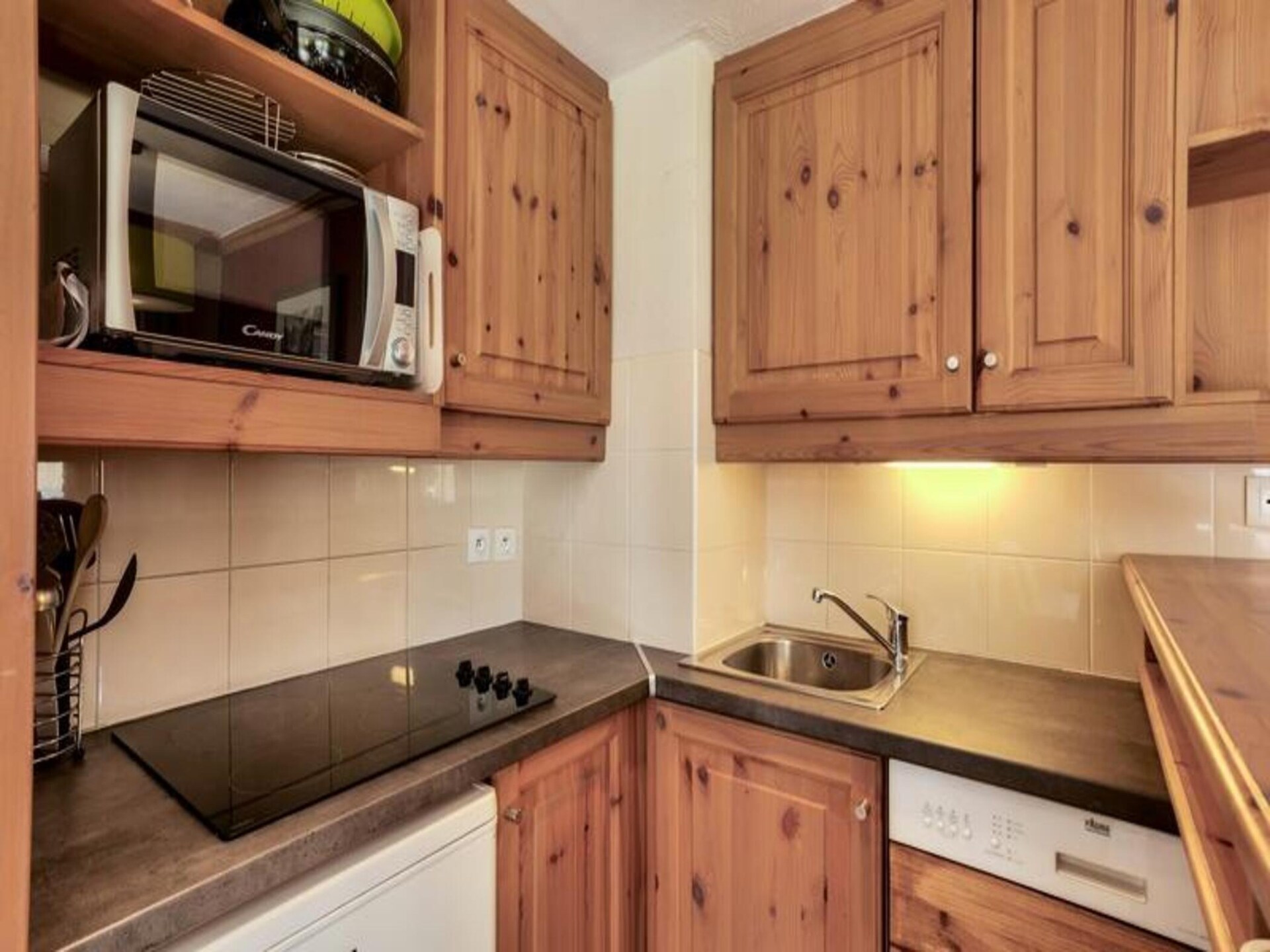 Authentiek appartement op 3 minuten van de piste met zuidbalkon - foto 8