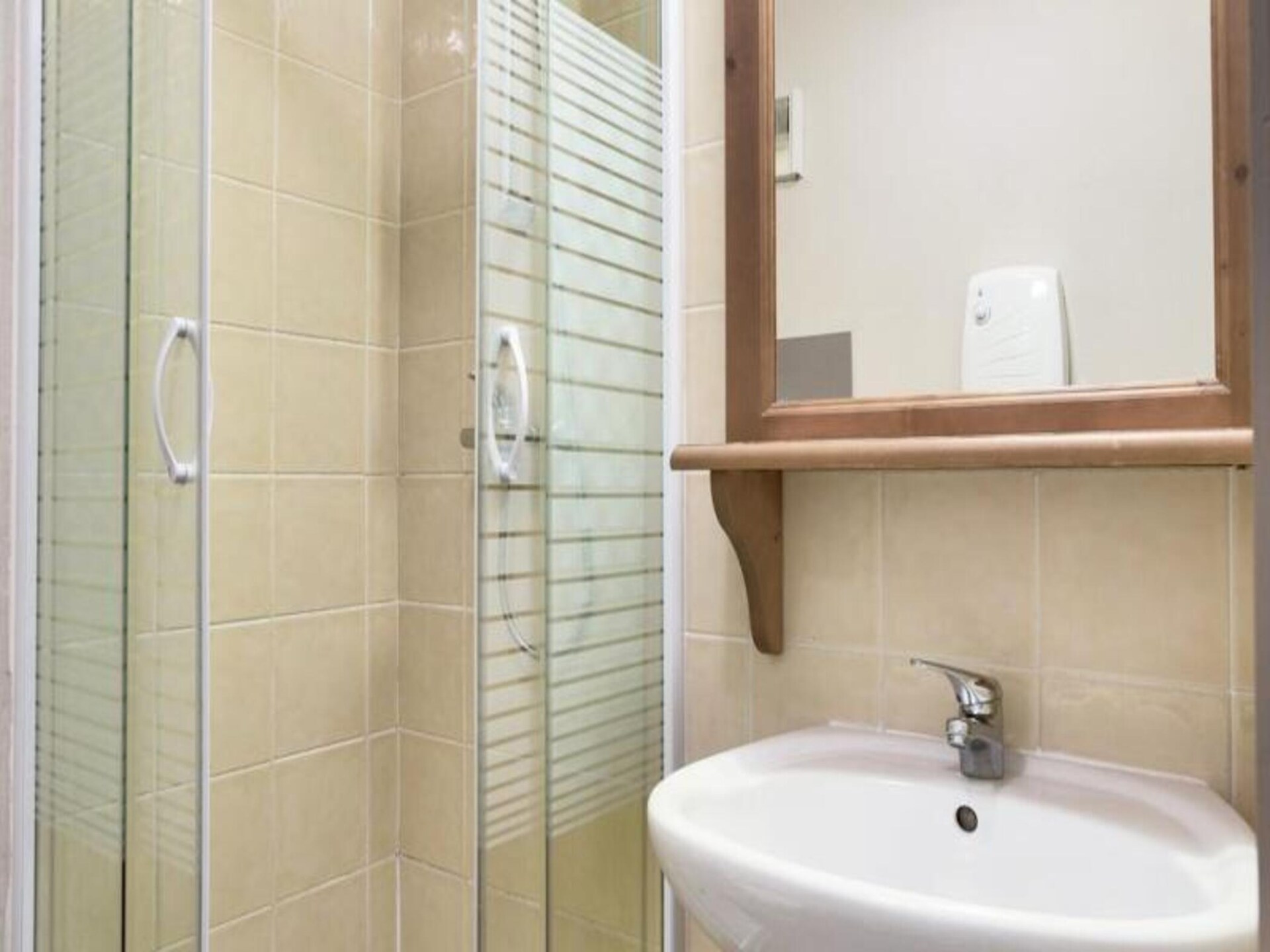 Authentiek appartement op 3 minuten van de piste met zuidbalkon - foto 5