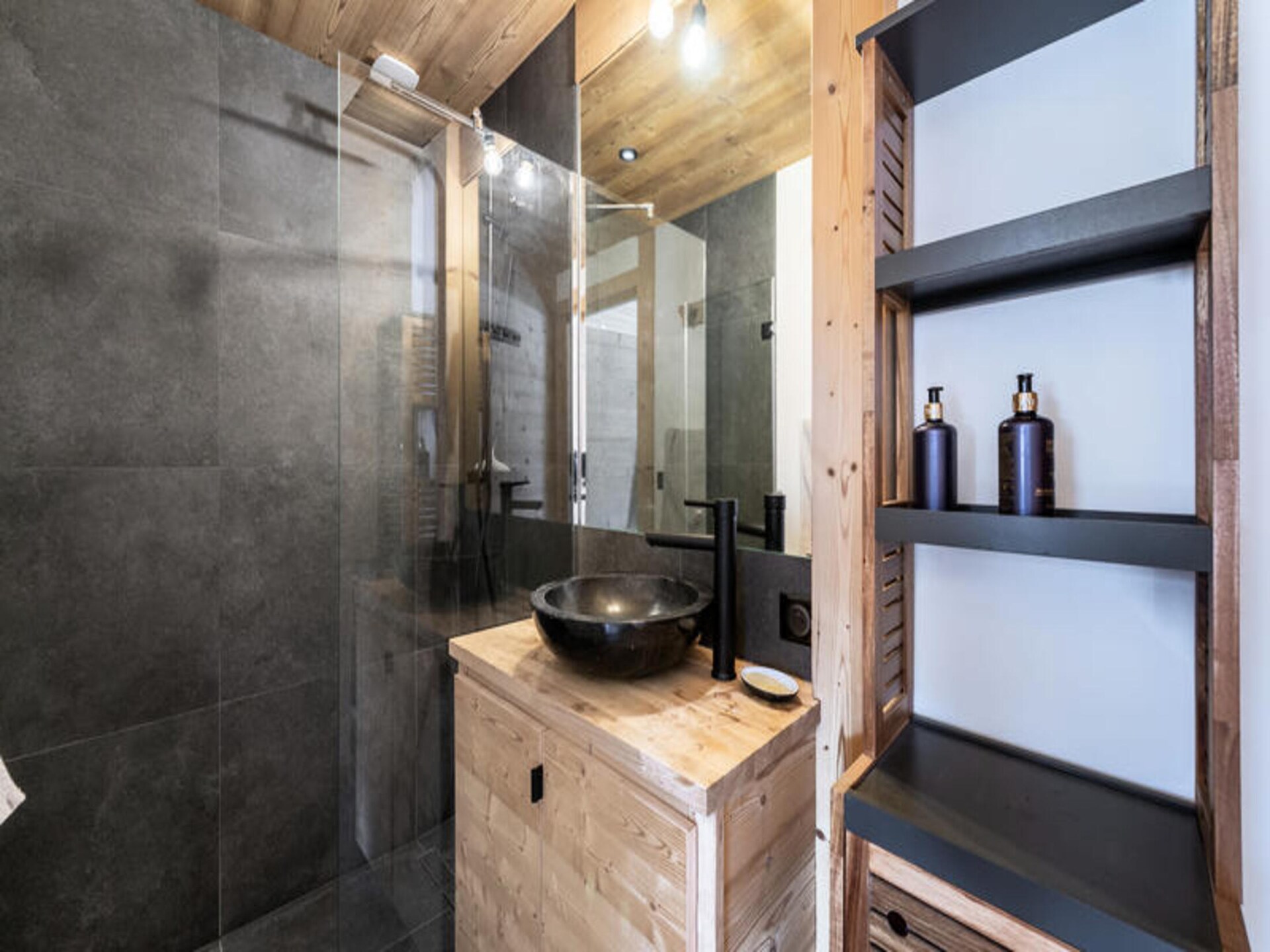 Ruim appartement met tuin en terras, 5 minuten van centrum Megève - foto 24