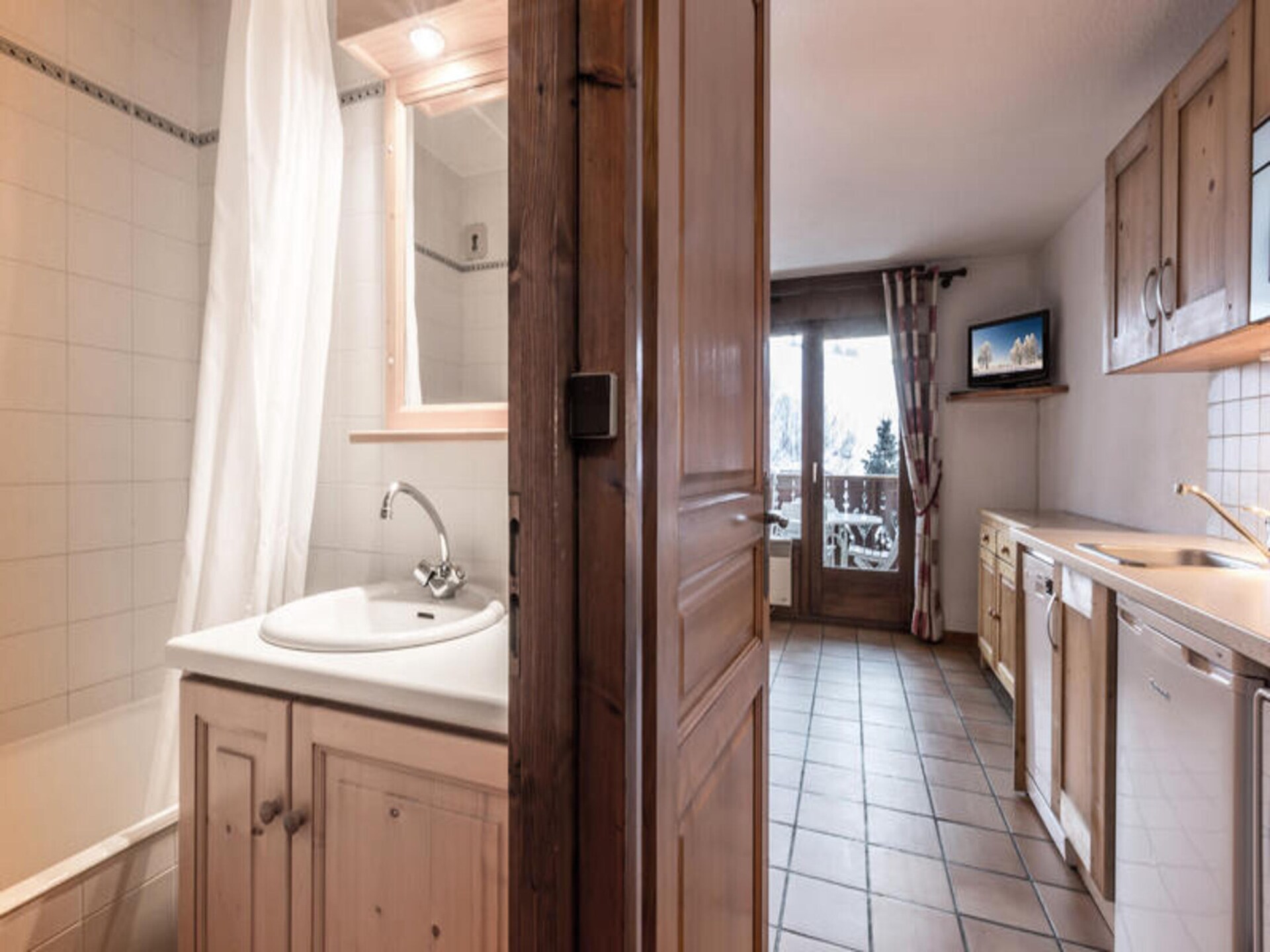 Zonnig studio-appartement op 250m van de piste in La Clusaz - foto 14