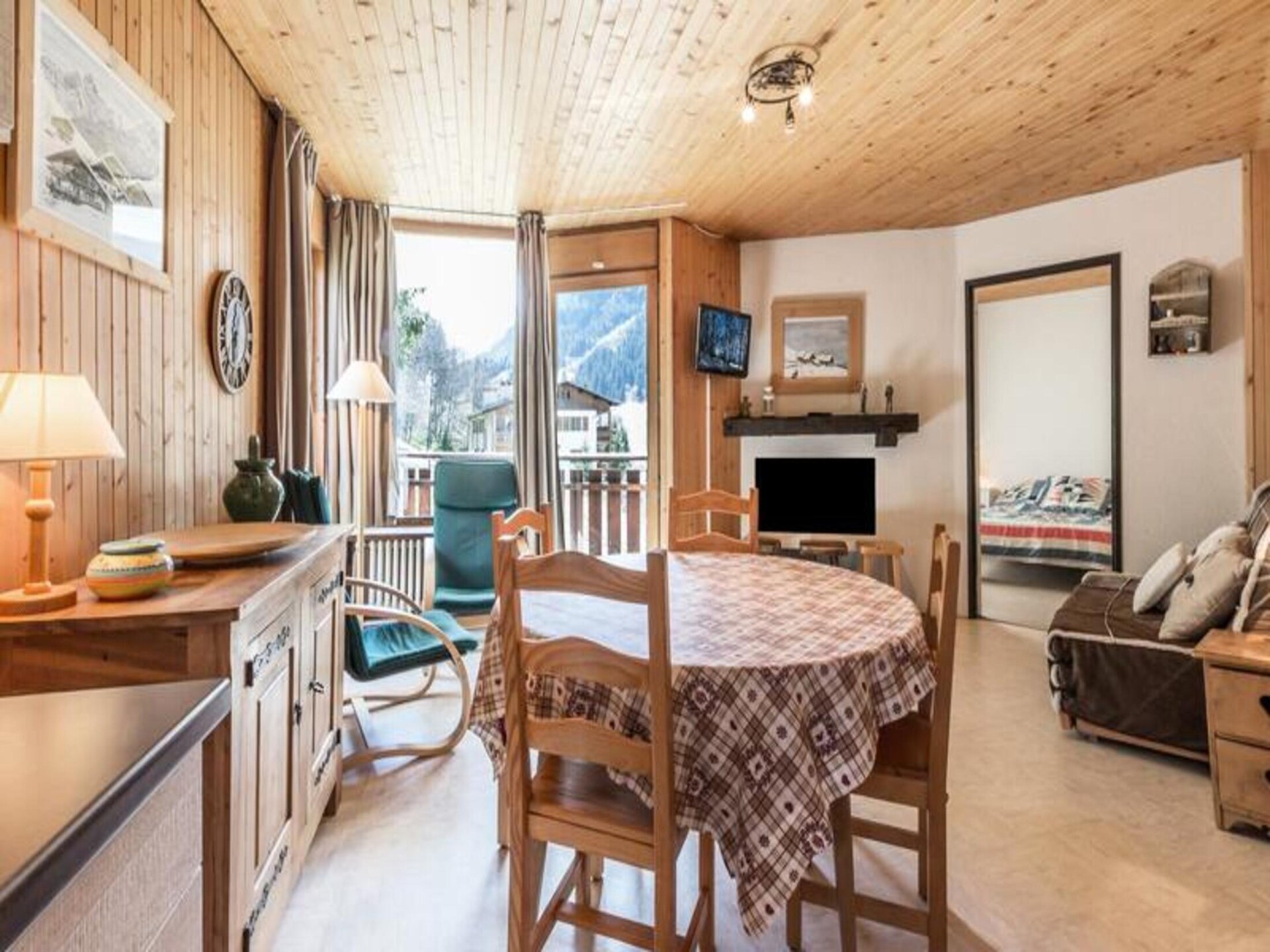 Sfeervol 6-persoons appartement in La Clusaz, direct aan de piste - foto 5