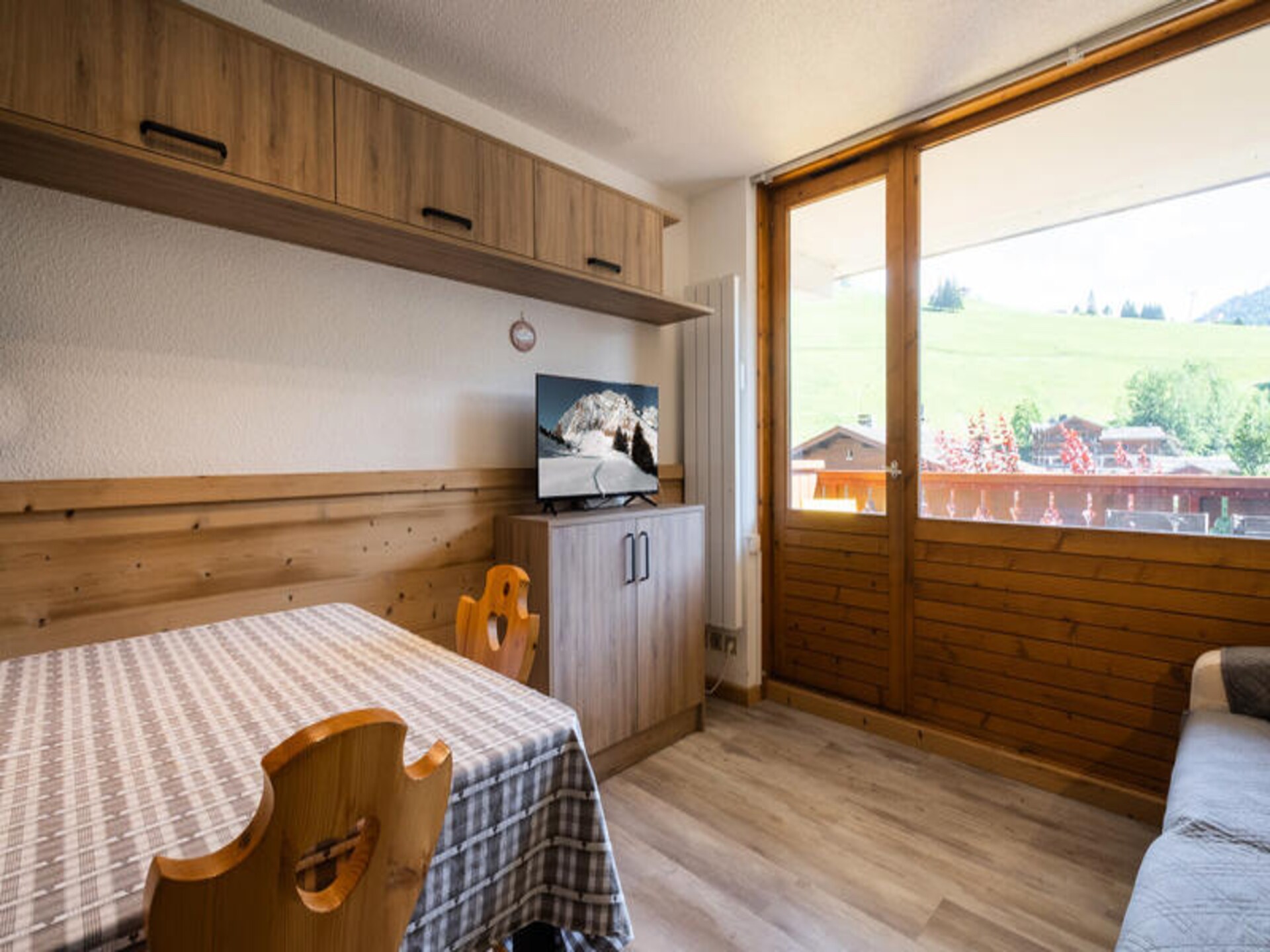 Zonnig studio-appartement in La Clusaz met balkon en uitzicht op de piste - foto 9